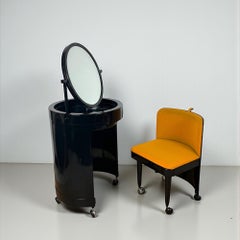 1970s Italian Soft-Form Vanity in Brown Moulded Plastic by Fanini Fain