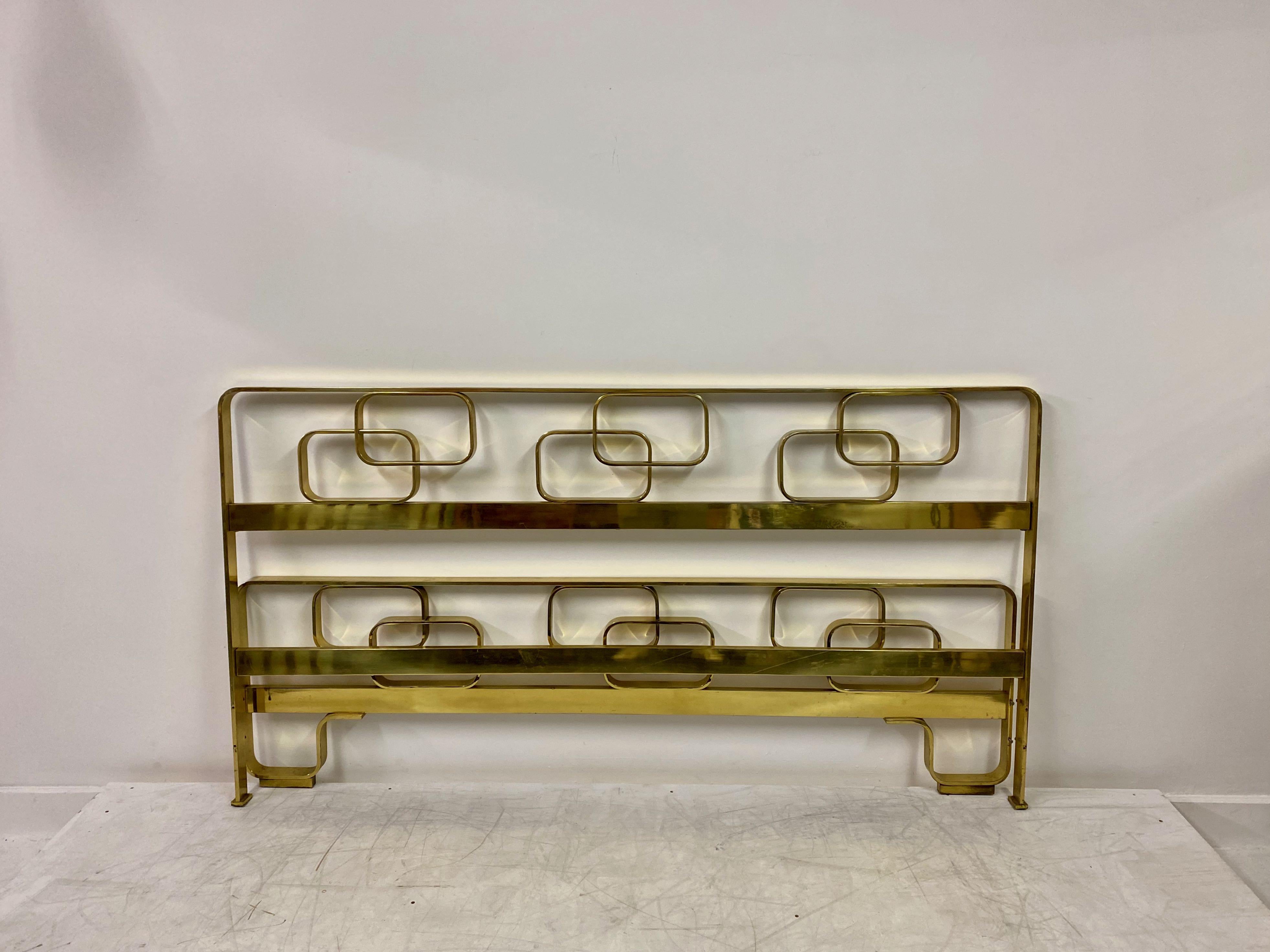 1970s Italian Solid Brass Bed by Luciano Frigerio In Good Condition In London, London