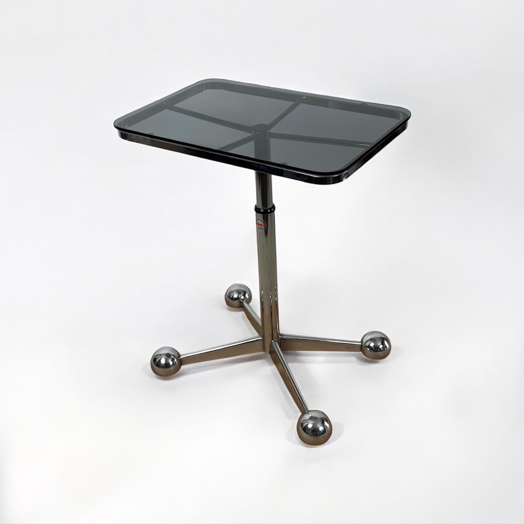 Fin du 20e siècle Table ajustable italienne Space AGE des années 1970 par Allegri Parma en Chrome et Verre en vente