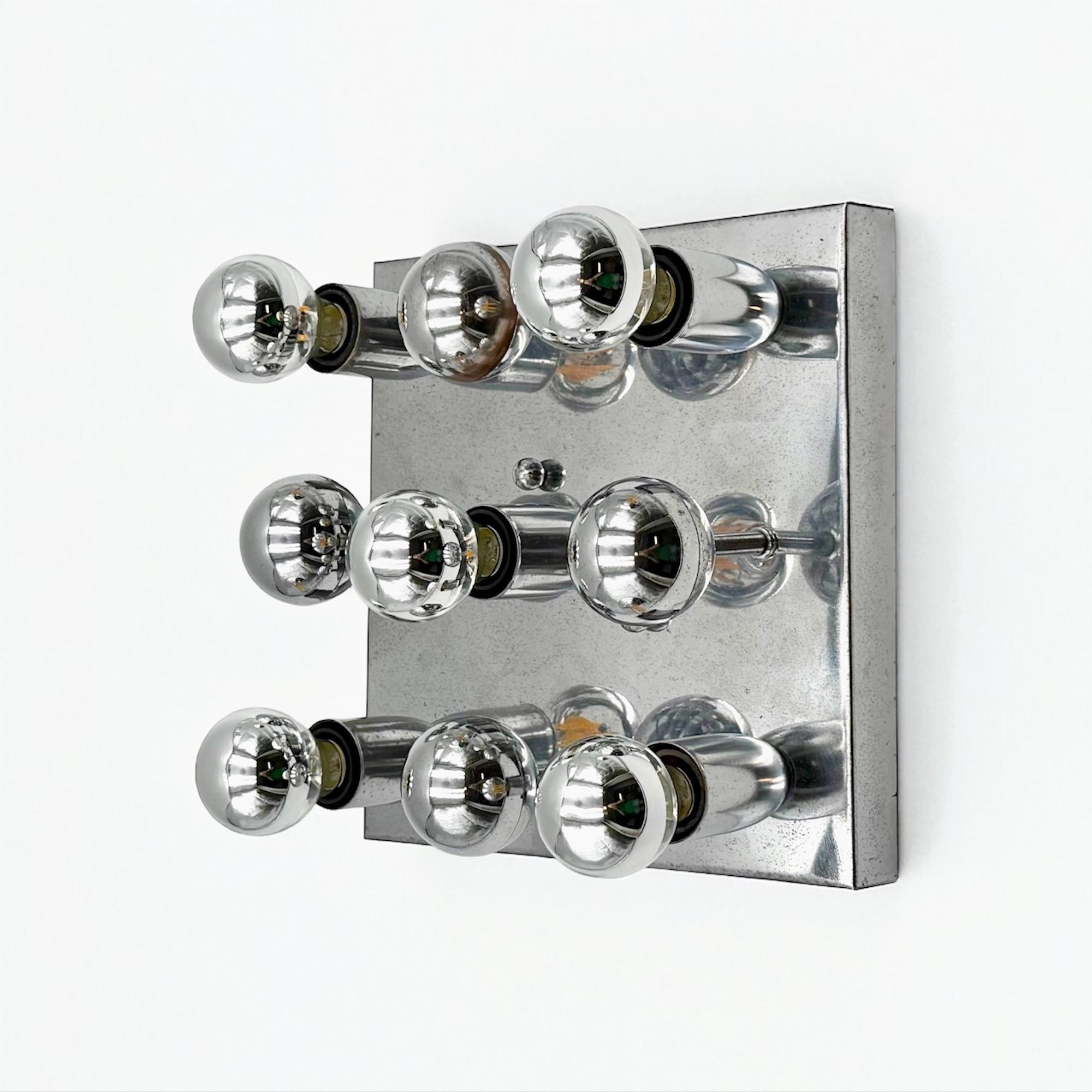 Fin du 20e siècle Applique ou plafonnier italien des années 1970 Space and AGE Chrome avec ampoules en miroir en vente