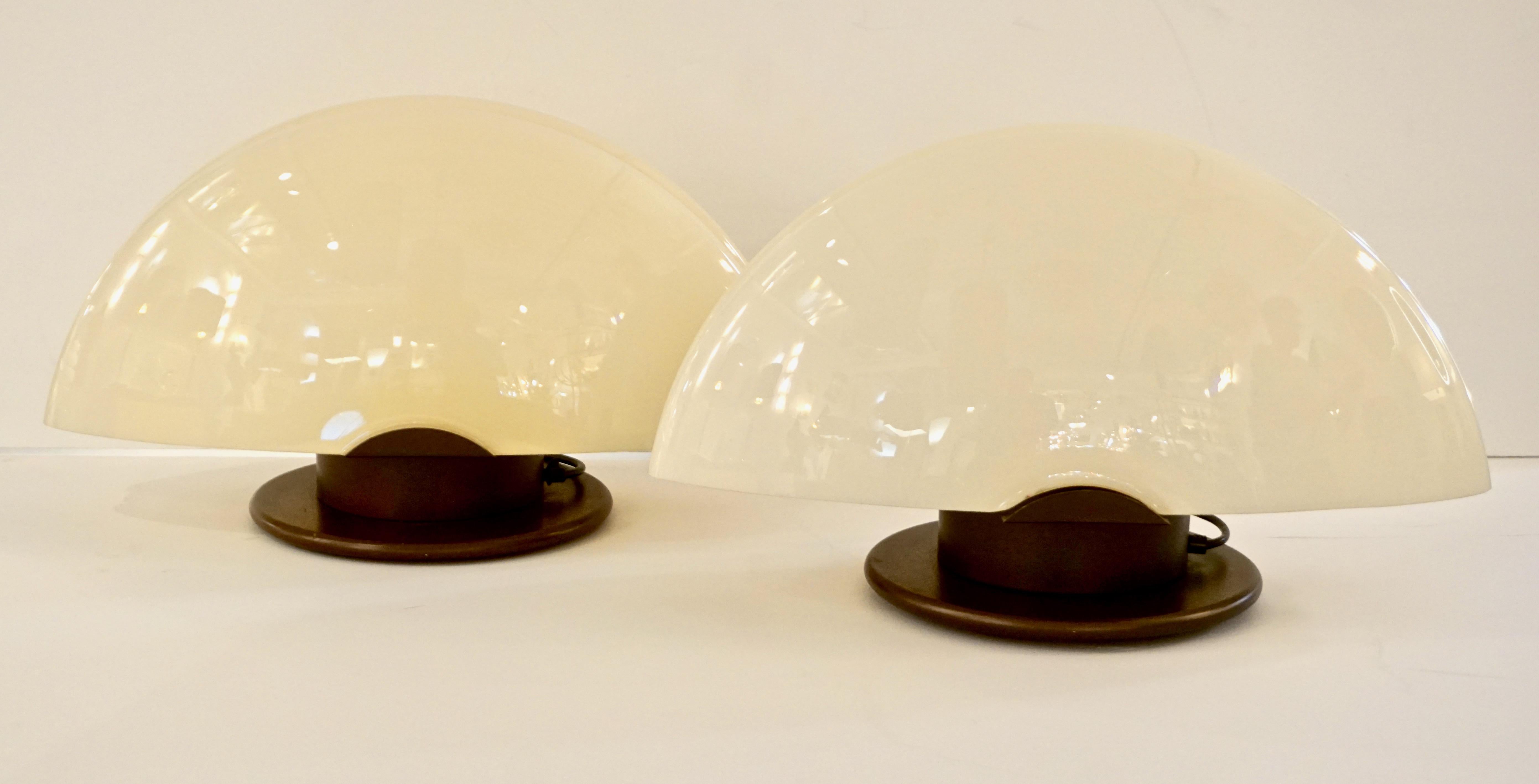 20th Century 1970s Mazzega Italian Space Age Pair of Ivory Murano Glass Copper Lacquer Lamps