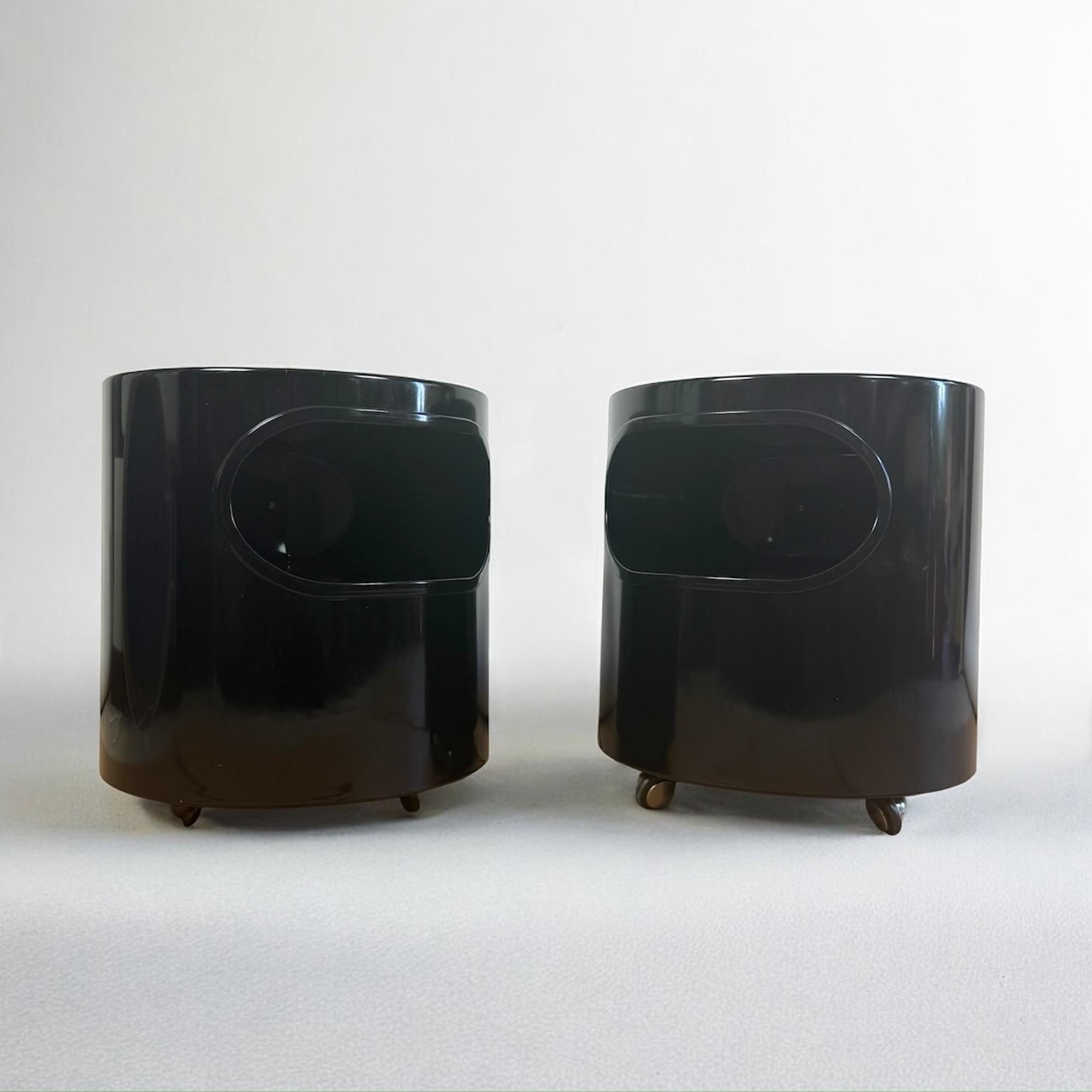 1970er Italienische Space Age Giano Vano Schwarz Beistelltische von Artemide Satz von 2 im Angebot 5
