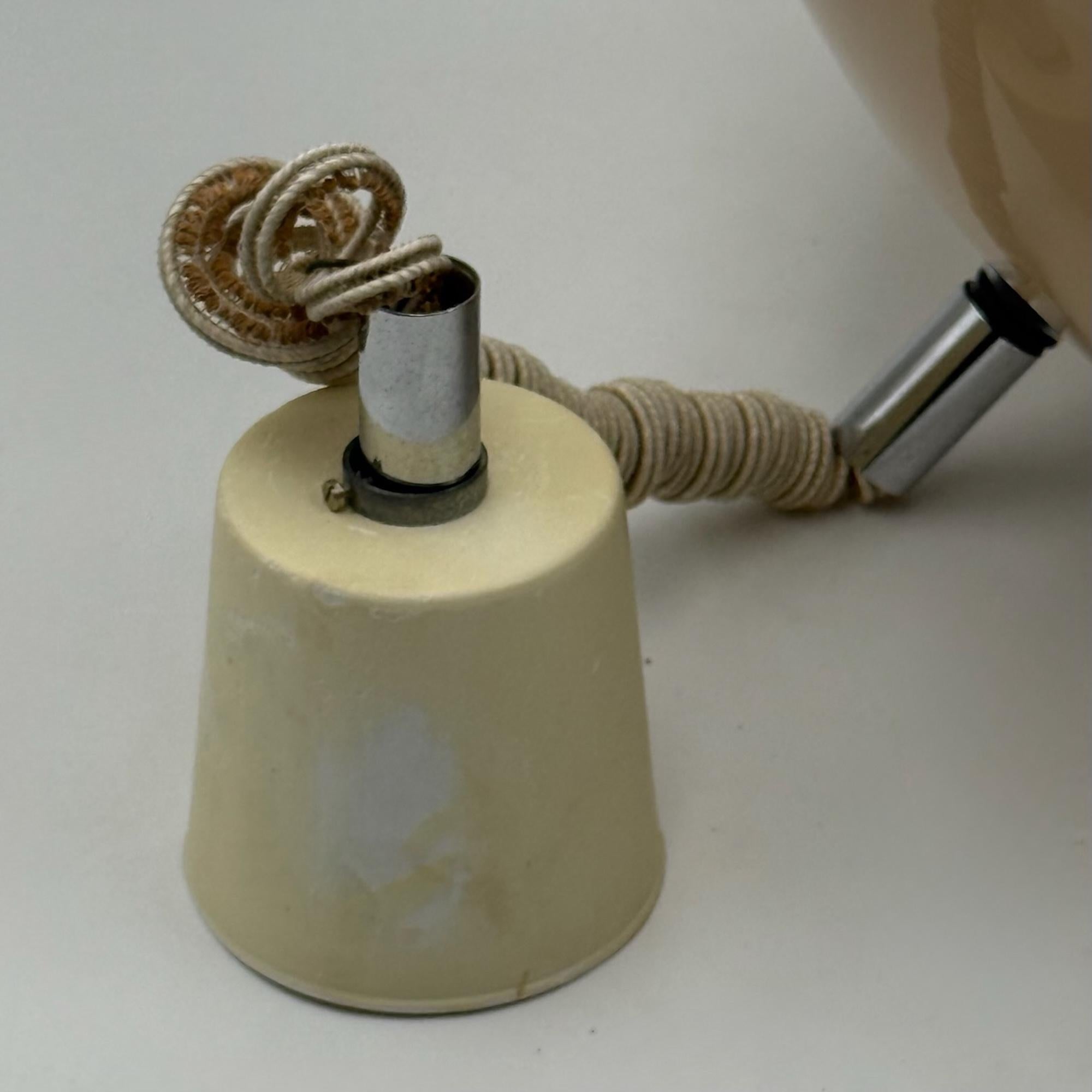 Plafond en méthacrylate des années 1970 de l'A Space avec dôme marron dégradé en vente 3