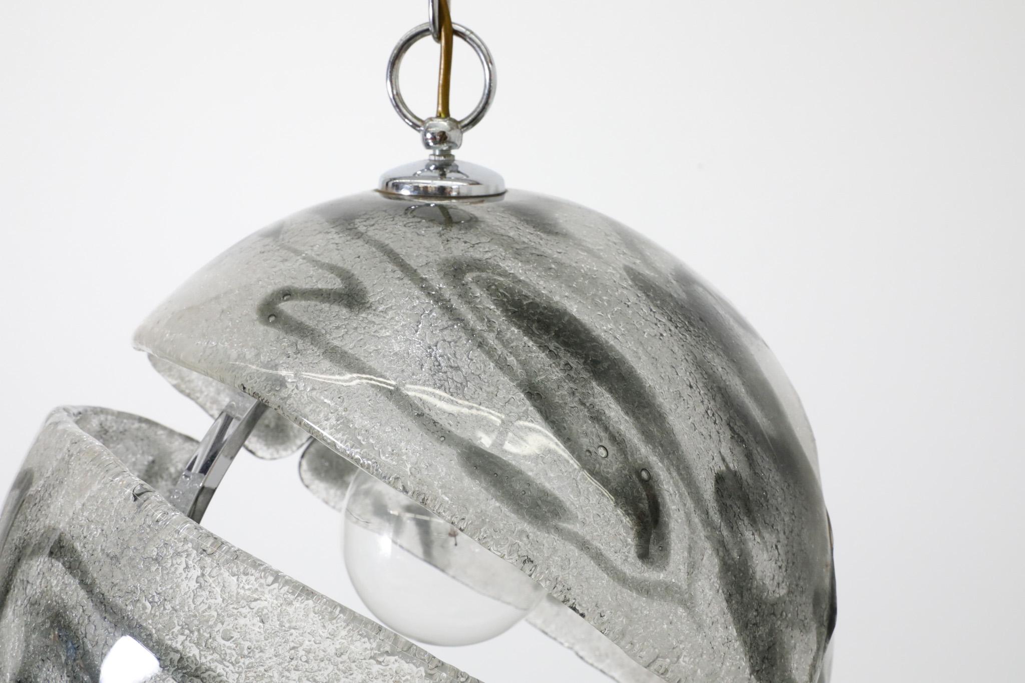 Lampada a sospensione a forma di orbita attribuita a Carlo Nason, anni '70, Modern Age. in vendita 12