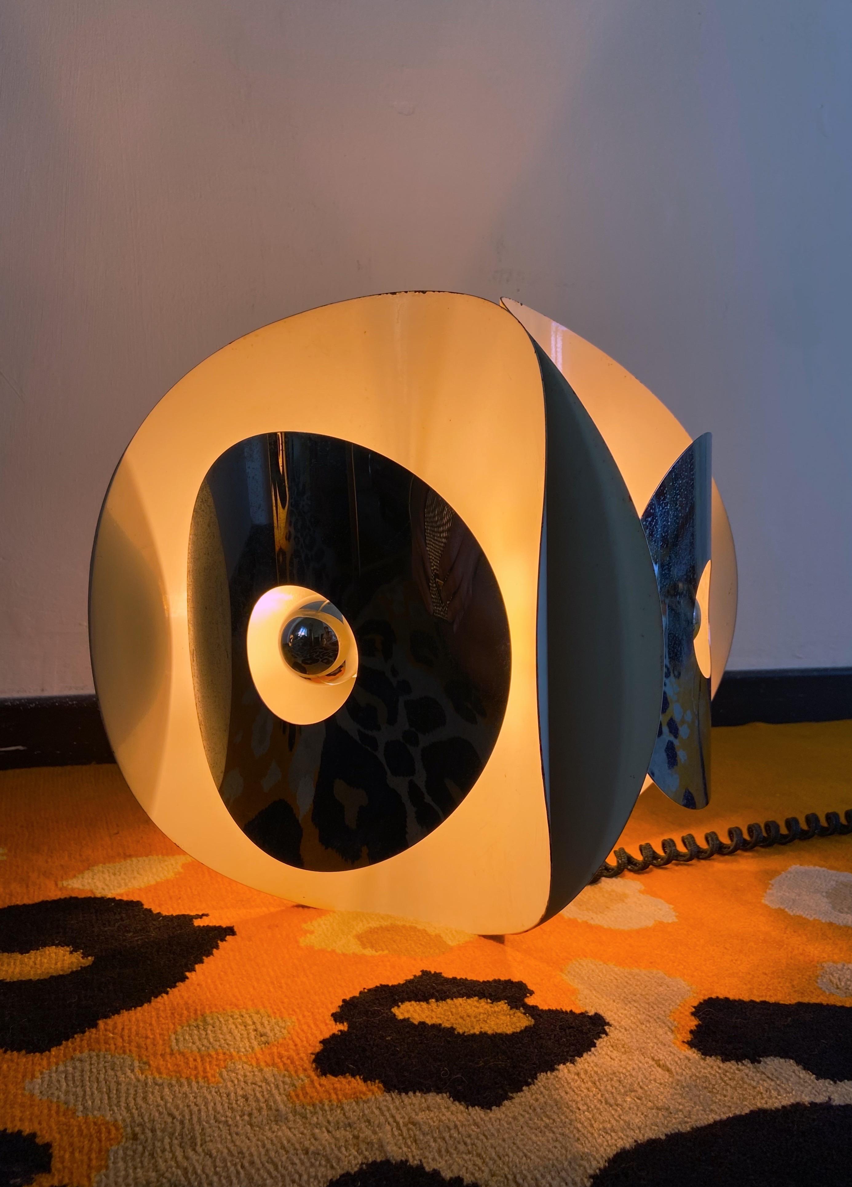 1970s Italian space age table lamp  For Sale 4