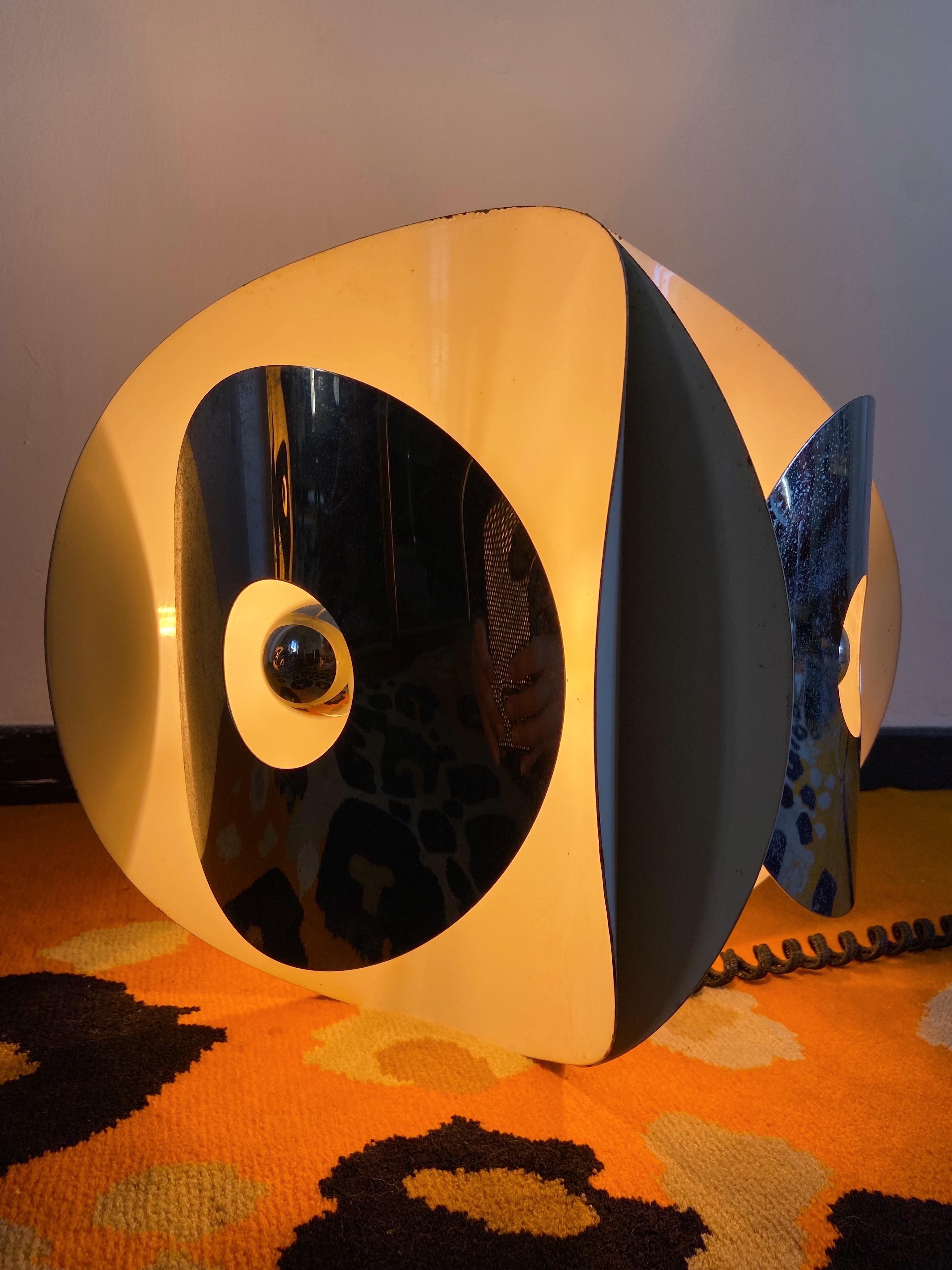 Ère spatiale Lampe de table italienne de l'ère spatiale des années 1970 en vente