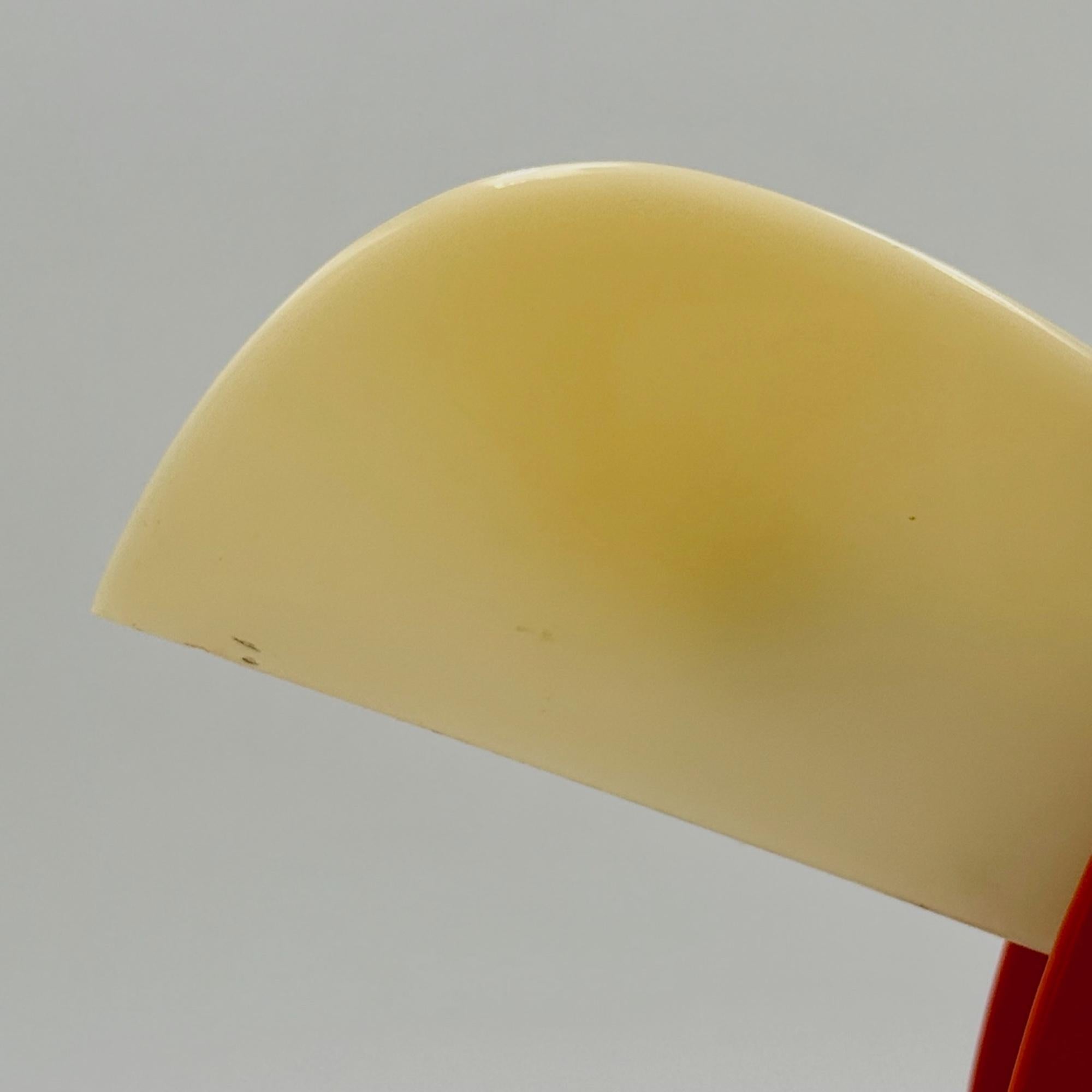 1970s Italian Space Age Toucan Table Lamp by Enea Ferrari in Plastic in vendita 7