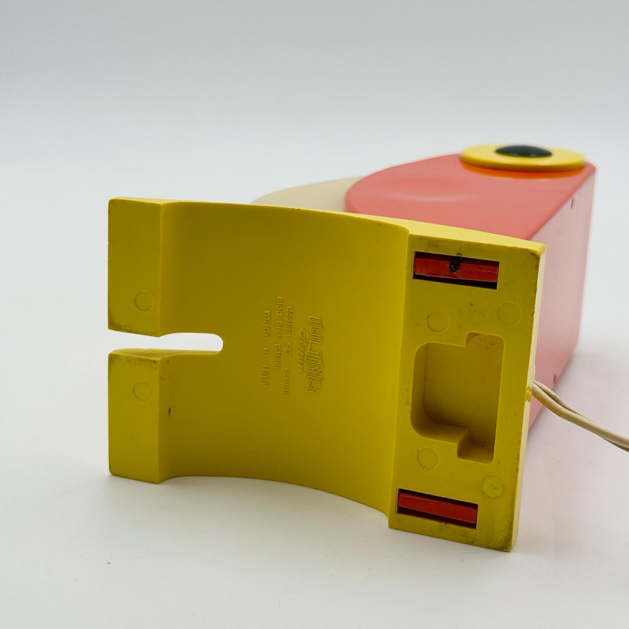 1970s Italian Space Age Toucan Table Lamp by Enea Ferrari in Plastic in vendita 13