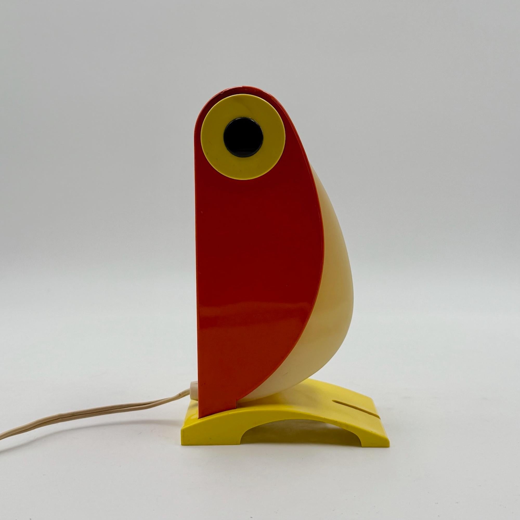 1970s Italian Space Age Toucan Table Lamp by Enea Ferrari in Plastic in vendita 2