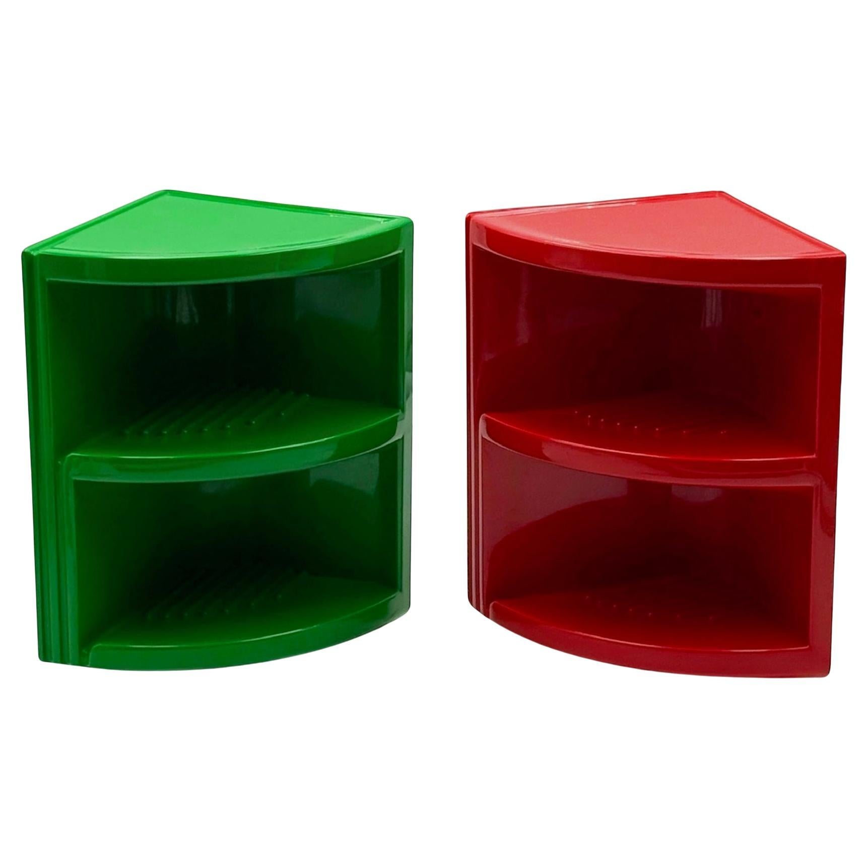 Italienische Space Age Wandregale aus den 1970er Jahren in Rot und Grün von Makio Hasuike für Gedy im Angebot