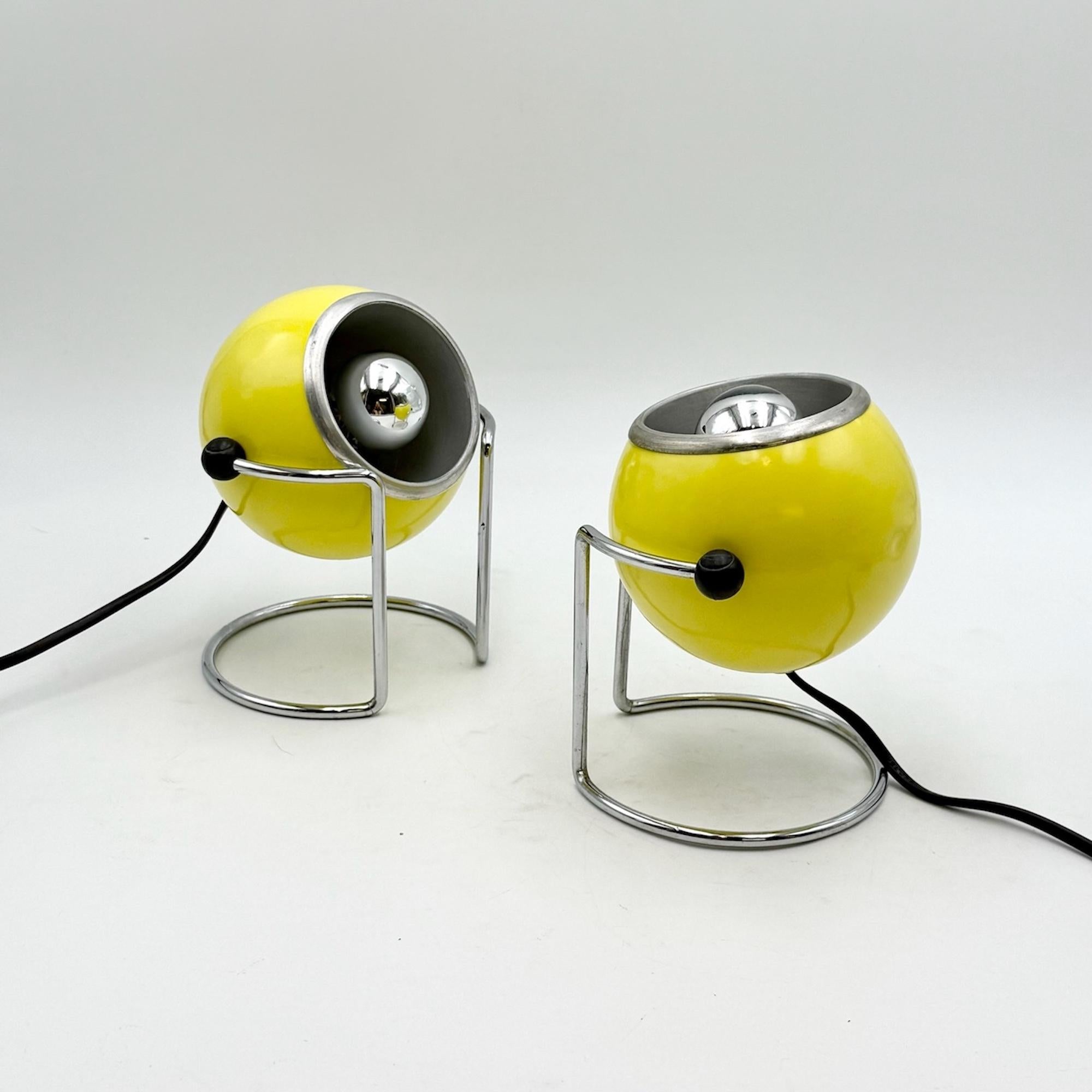 italien 1970s Italian Space Age Yellow Eyeball Table Lamps by Targetti Sankey en vente