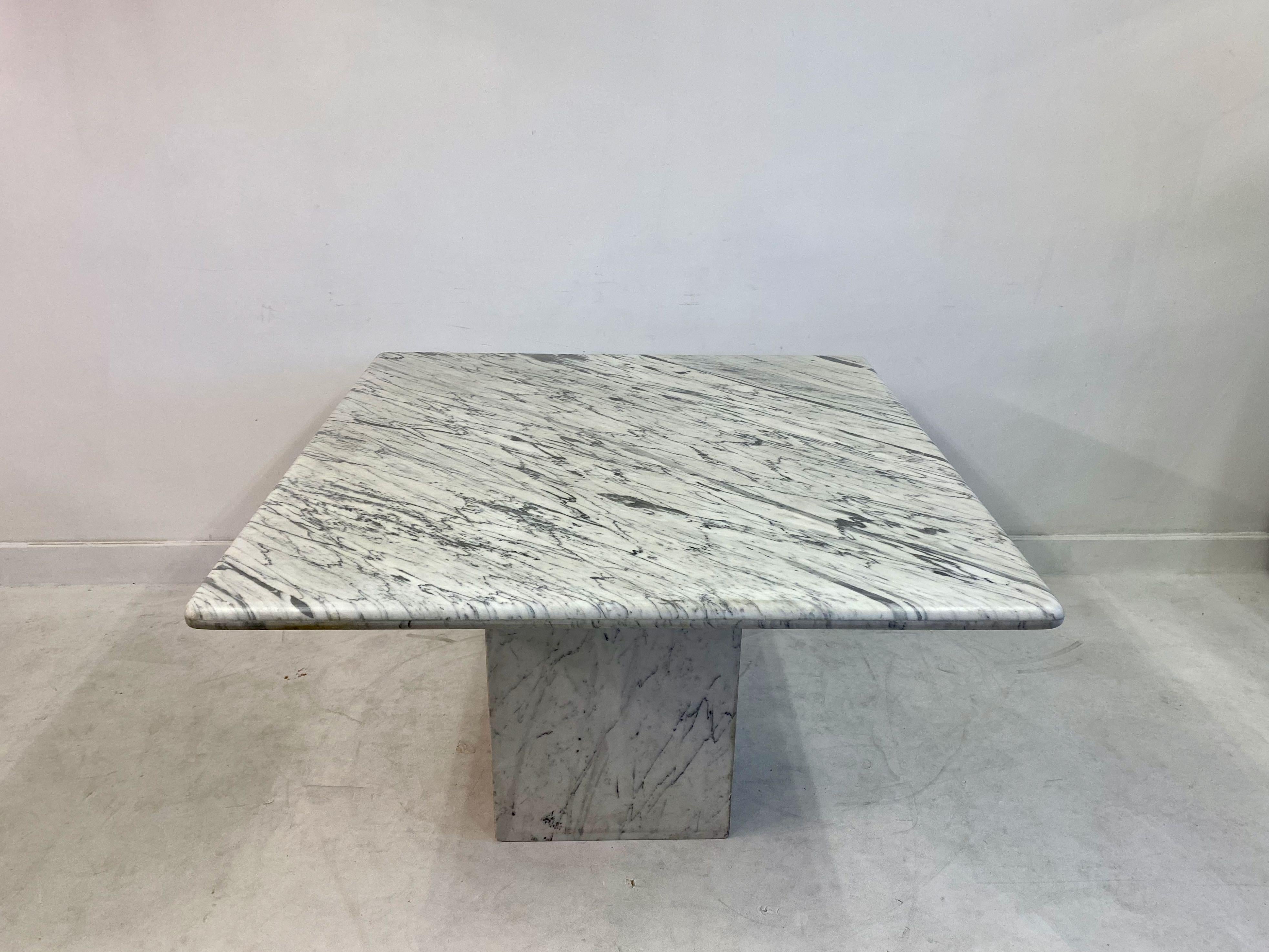 Marble dining table

Square top

White with black/grey grain,

1970s, Italian.
