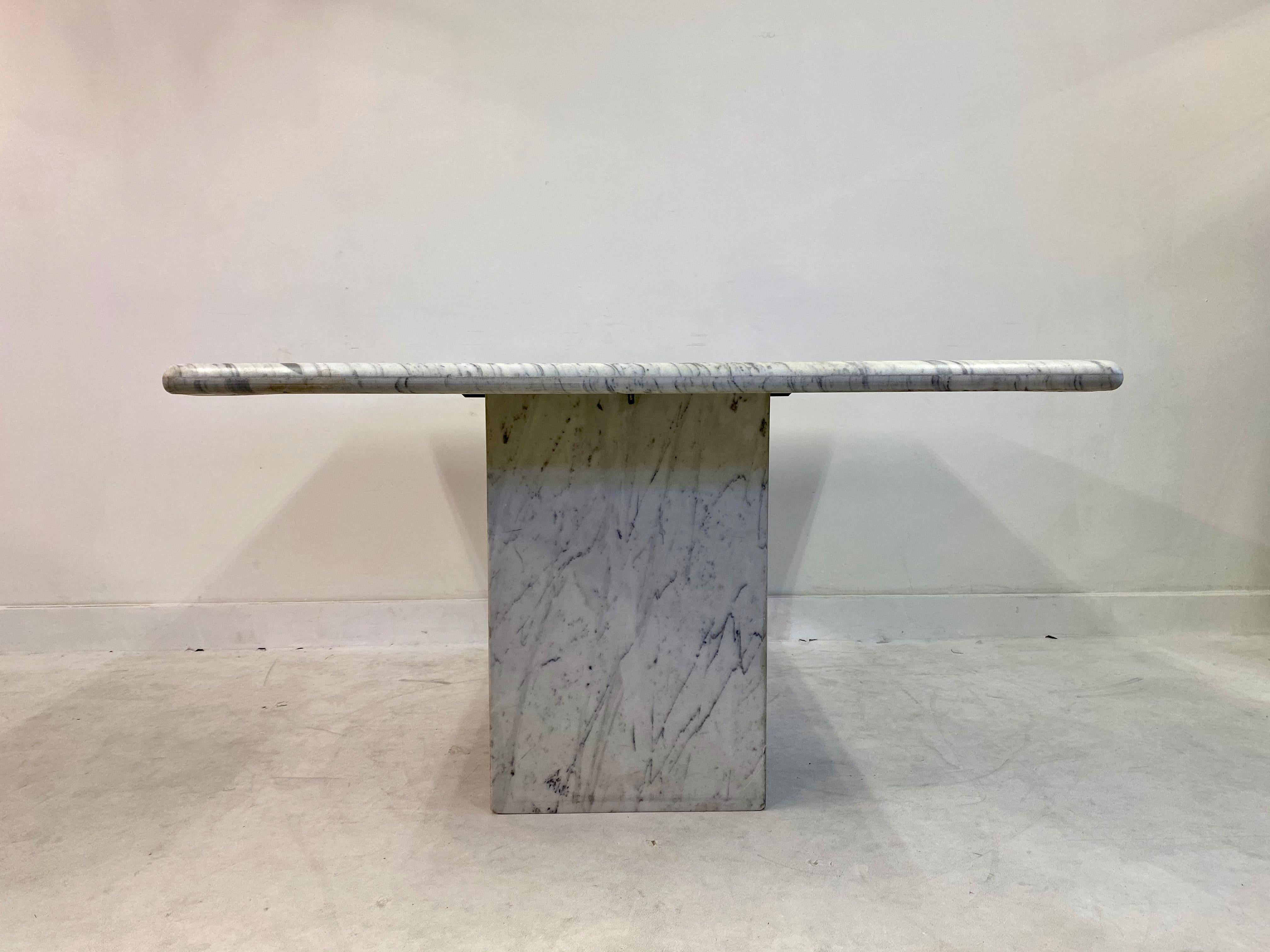 1970s Italian Square White Marble Dining Table In Good Condition In London, London