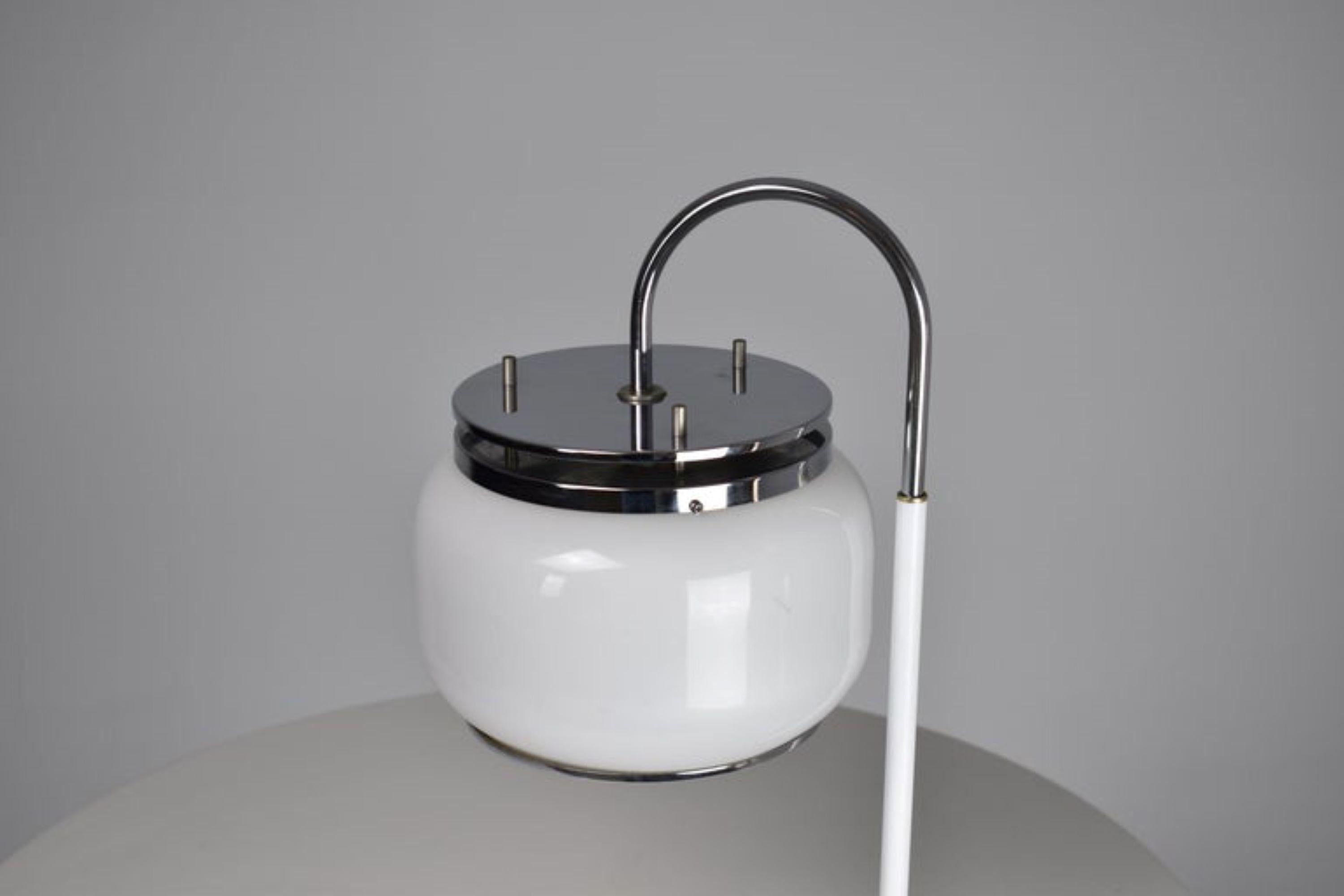 1970's Italian Stainless Steel Table Lamp In Good Condition For Sale In Paris, FR