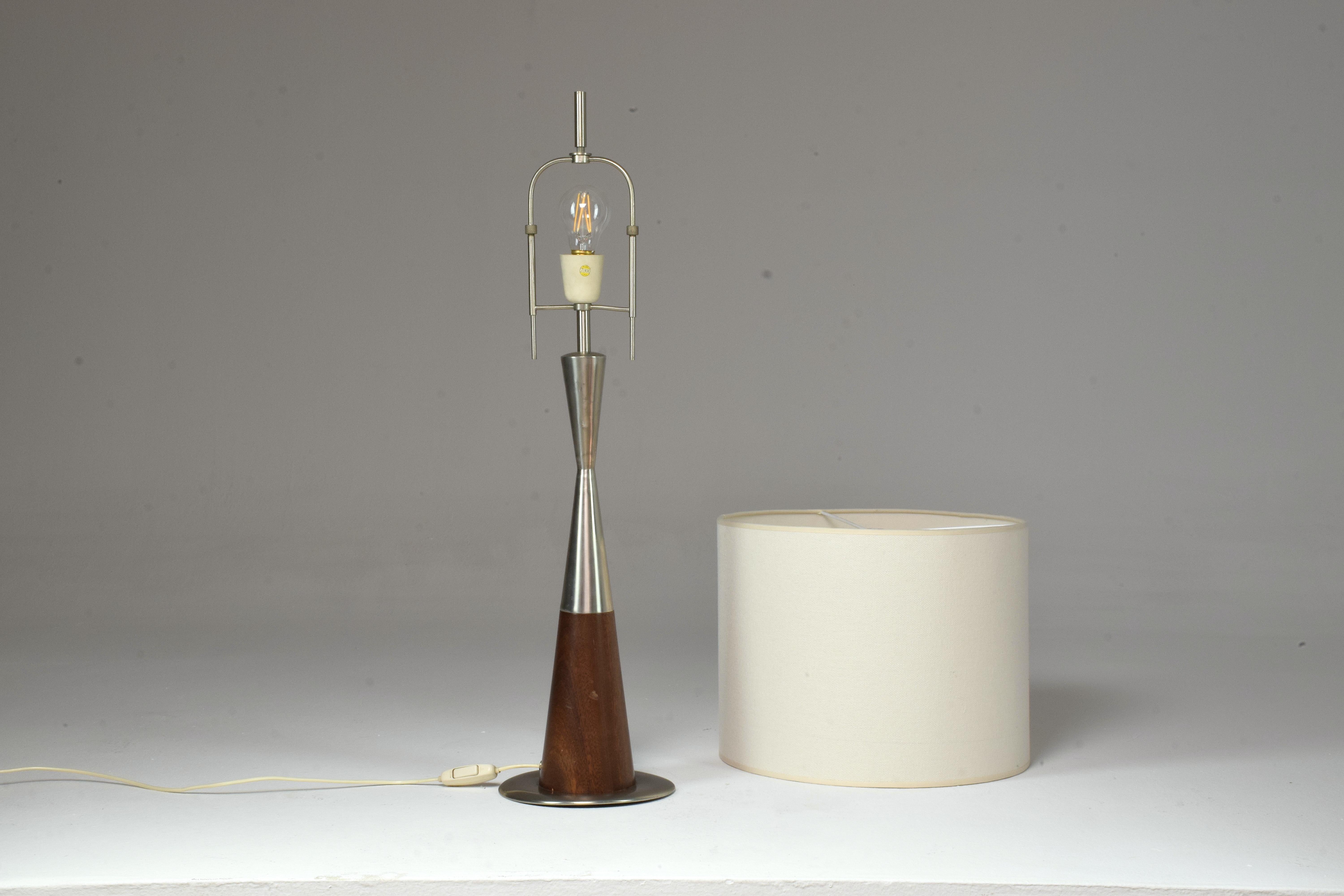 1970's Italian Stilnovo Table Lamp For Sale 6