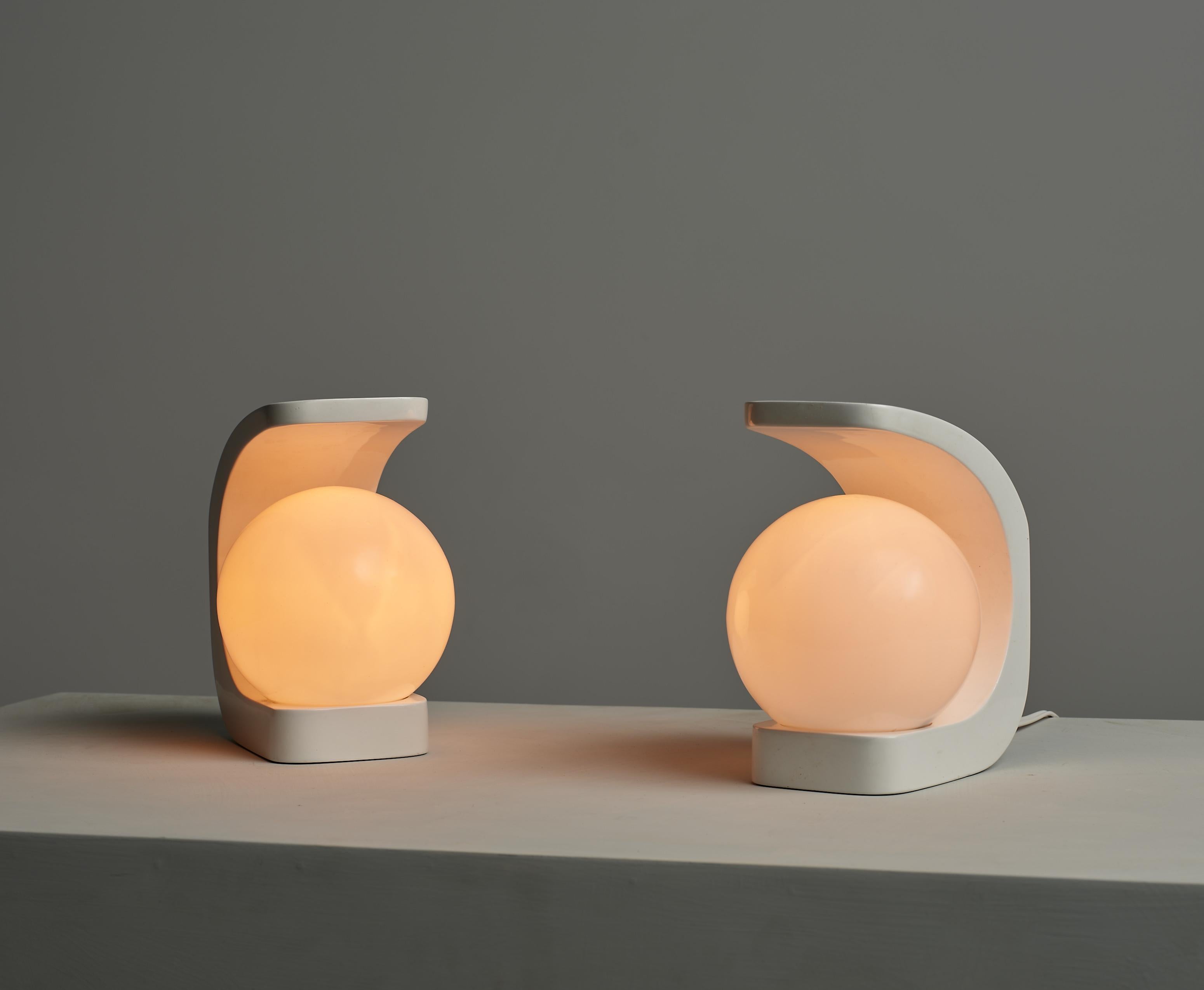 Mid-Century Modern 1970s Italian Table Lamps in White Lacquered Wood and Milk Glass Spherical Shade