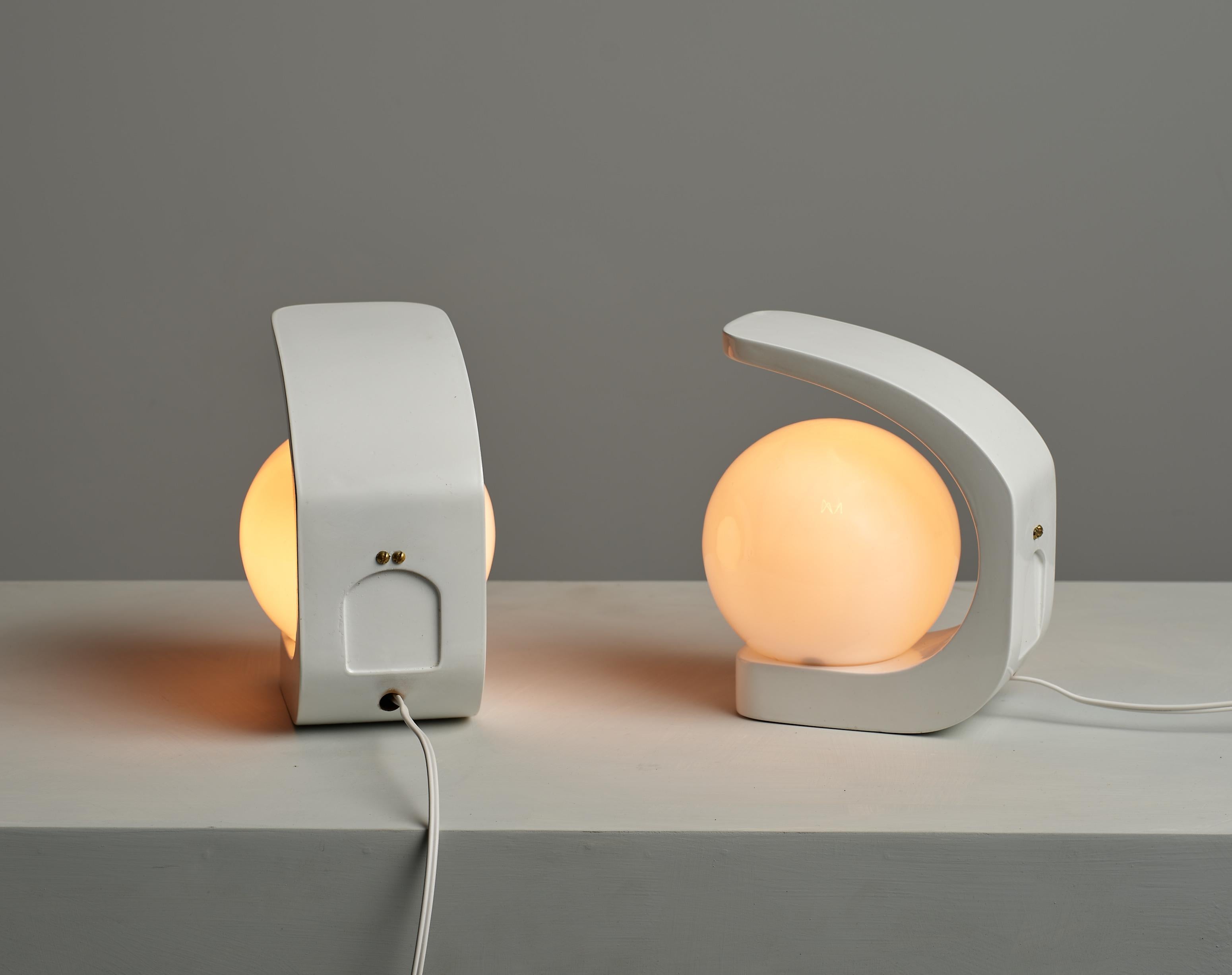 1970s Italian Table Lamps in White Lacquered Wood and Milk Glass Spherical Shade 2