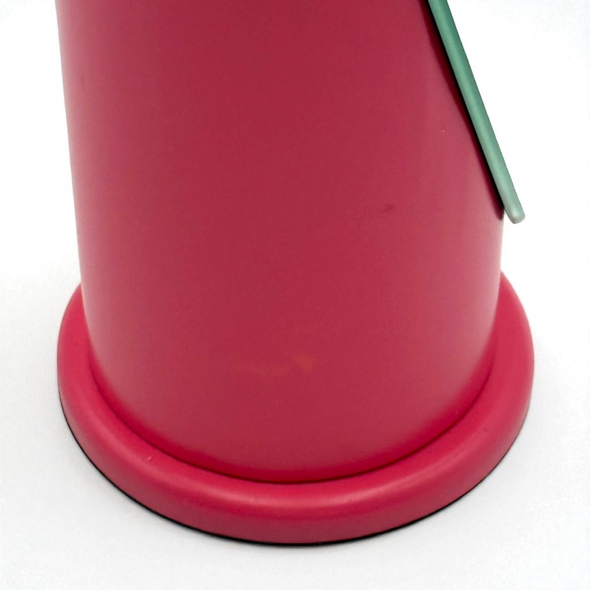 Miroir de table italien des années 1970 en plastique fuchsia et verre Pop Style en vente 5