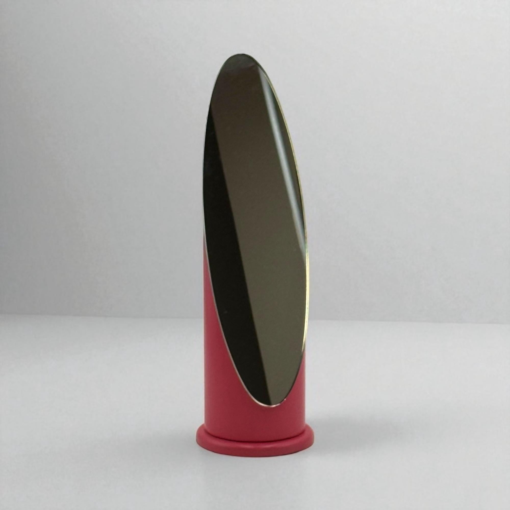 Minimaliste Miroir de table italien des années 1970 en plastique fuchsia et verre Pop Style en vente