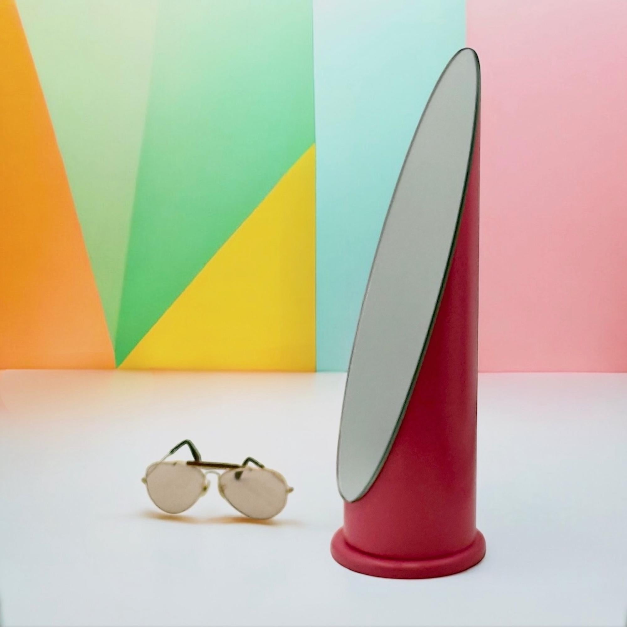 Miroir de table italien des années 1970 en plastique fuchsia et verre Pop Style en vente 3