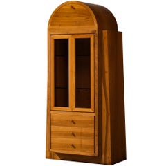 Italienischer Hochschrank aus Nussbaum, 1970er Jahre