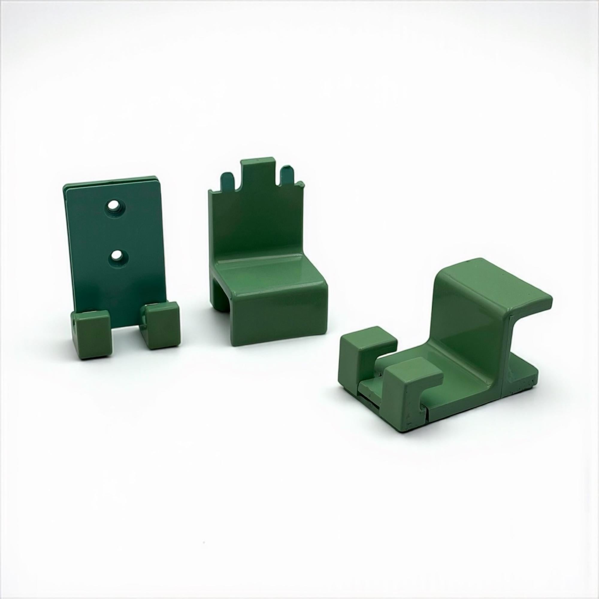 Percheros de pared italianos de plástico verde azulado de los años 70 por Olaf von Bohr para Gedy Italiano en venta