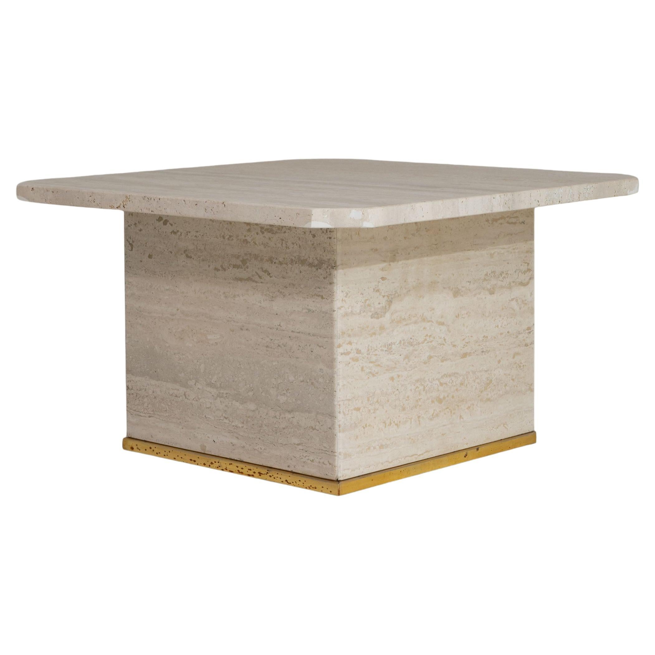 Table d
appoint en travertin italien des années 1970 en vente