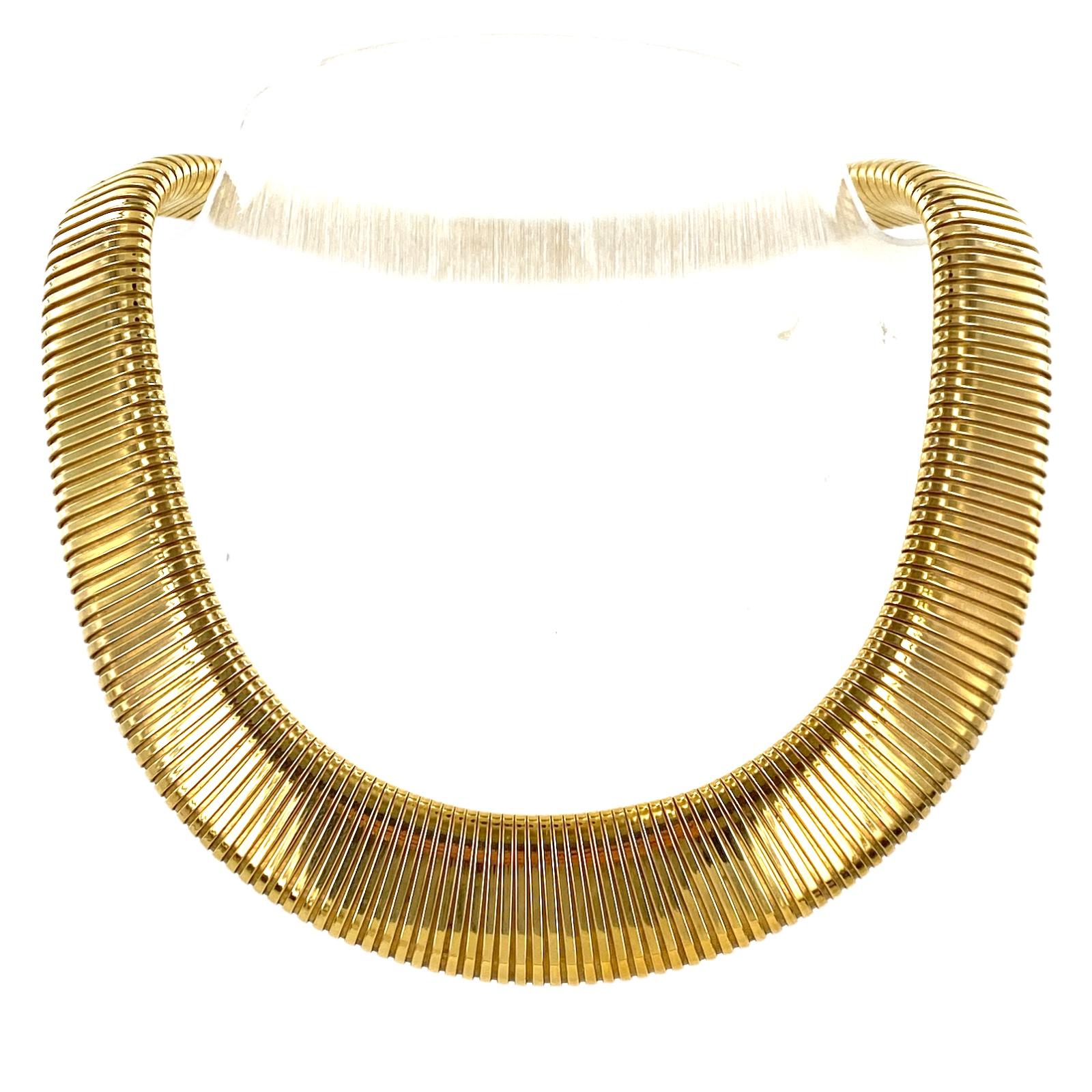 Retro 1970's Italian Tubogas 18 Karat Yellow Gold Graduated Vintage Necklace