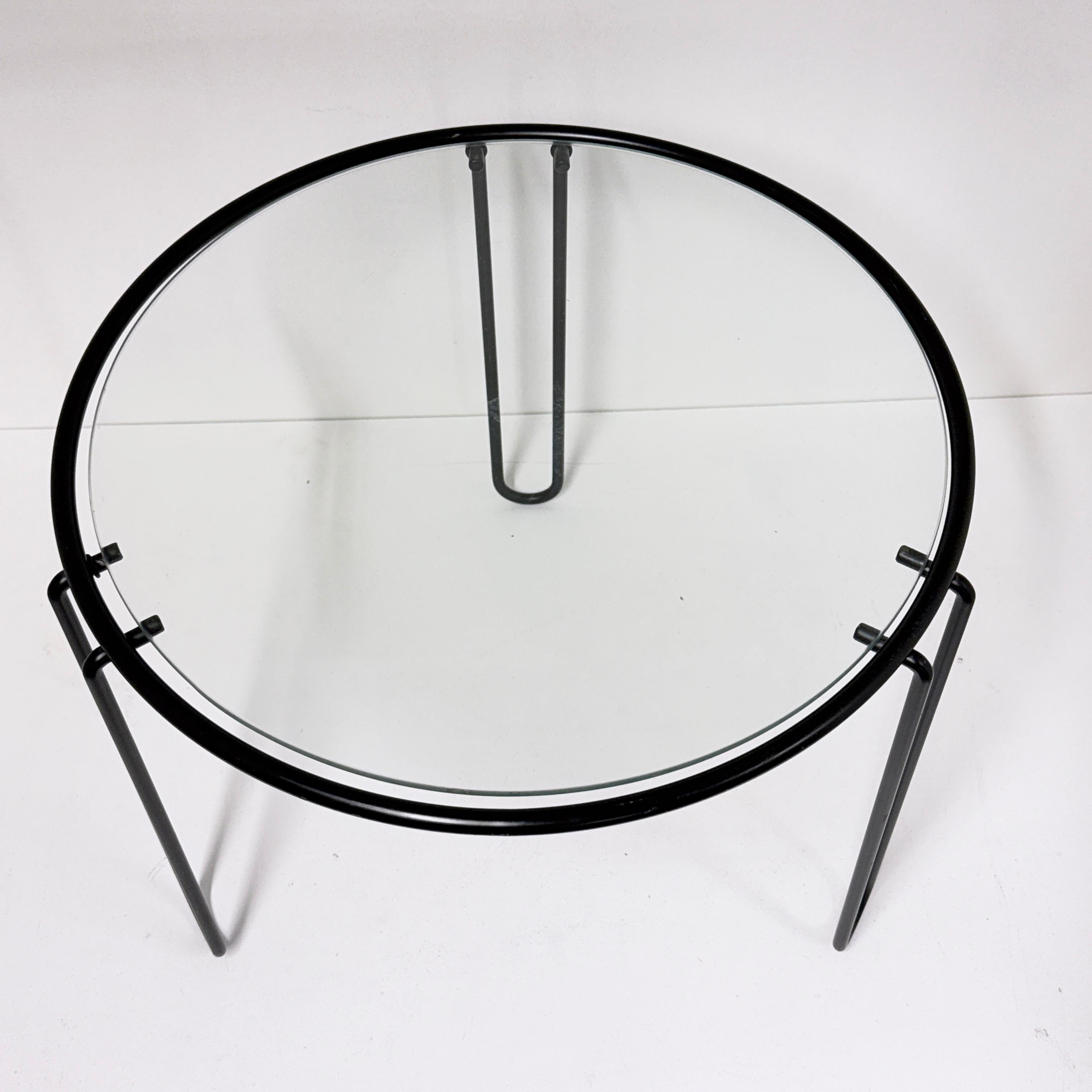 Table basse / d'appoint italienne en acier tubulaire et verre des années 1970 en vente 4