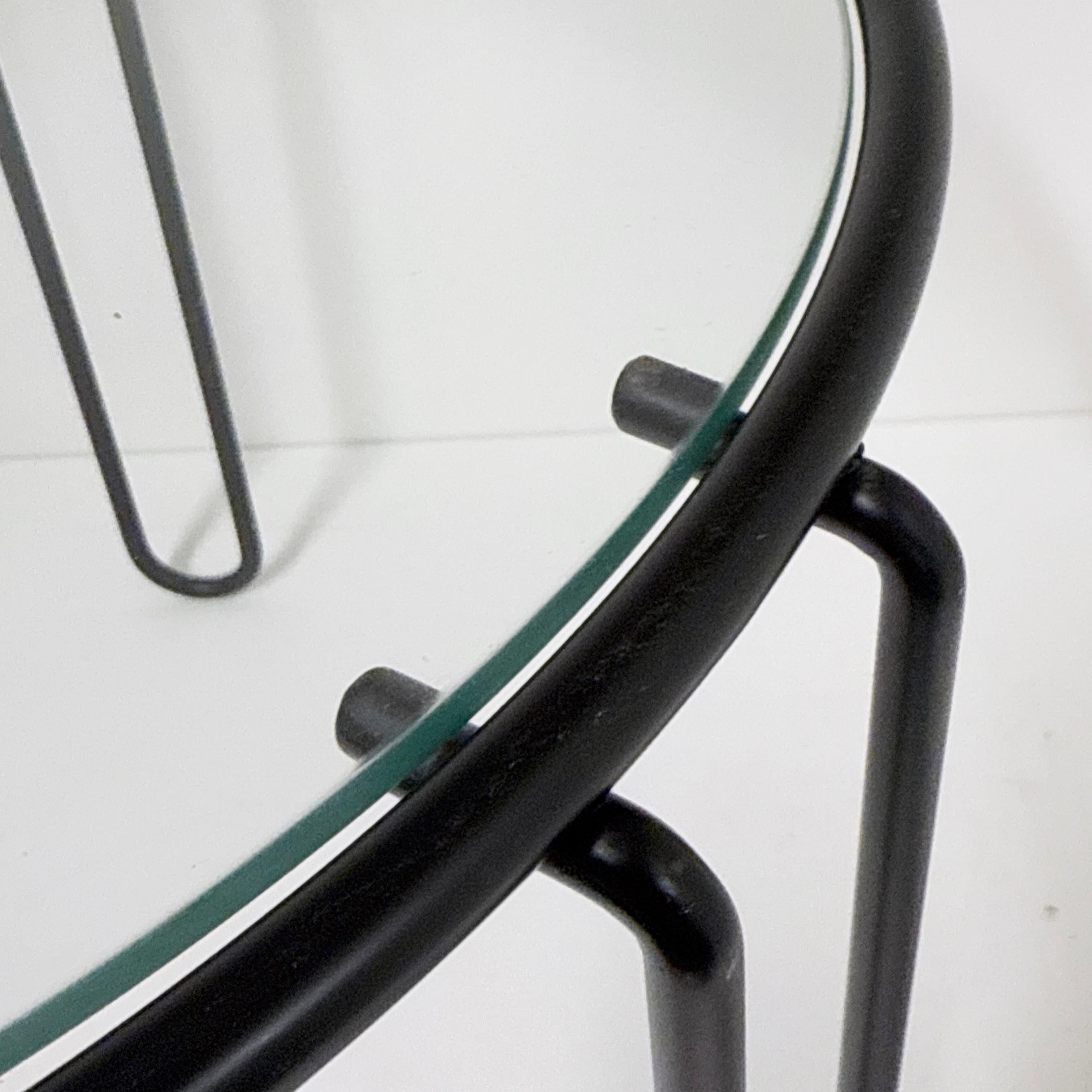 Table basse / d'appoint italienne en acier tubulaire et verre des années 1970 en vente 5