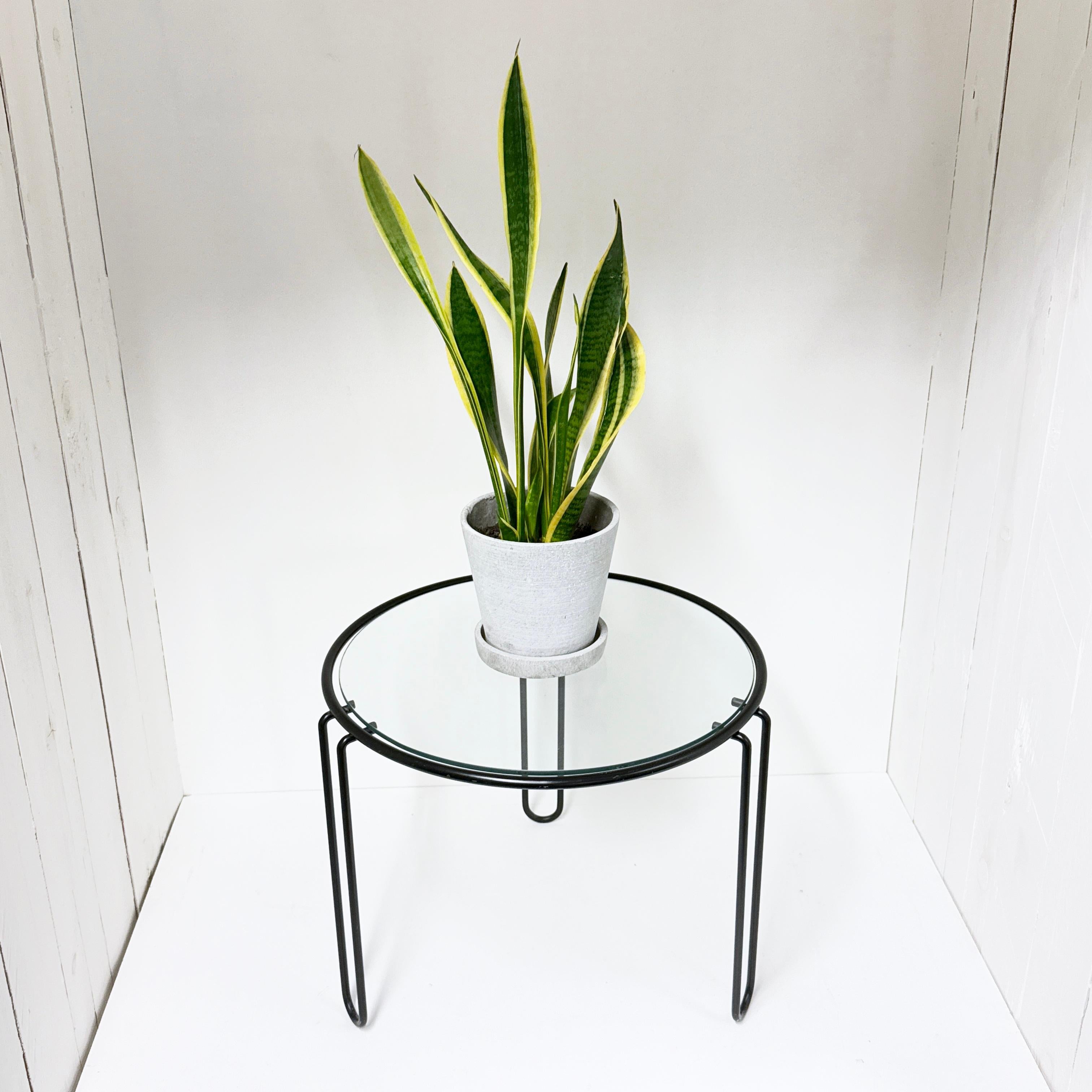 Table basse / d'appoint italienne en acier tubulaire et verre des années 1970 en vente 7