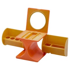 Coffret de toilette italien des années 1970 - Cube en plastique Space AGE avec miroir et rangement