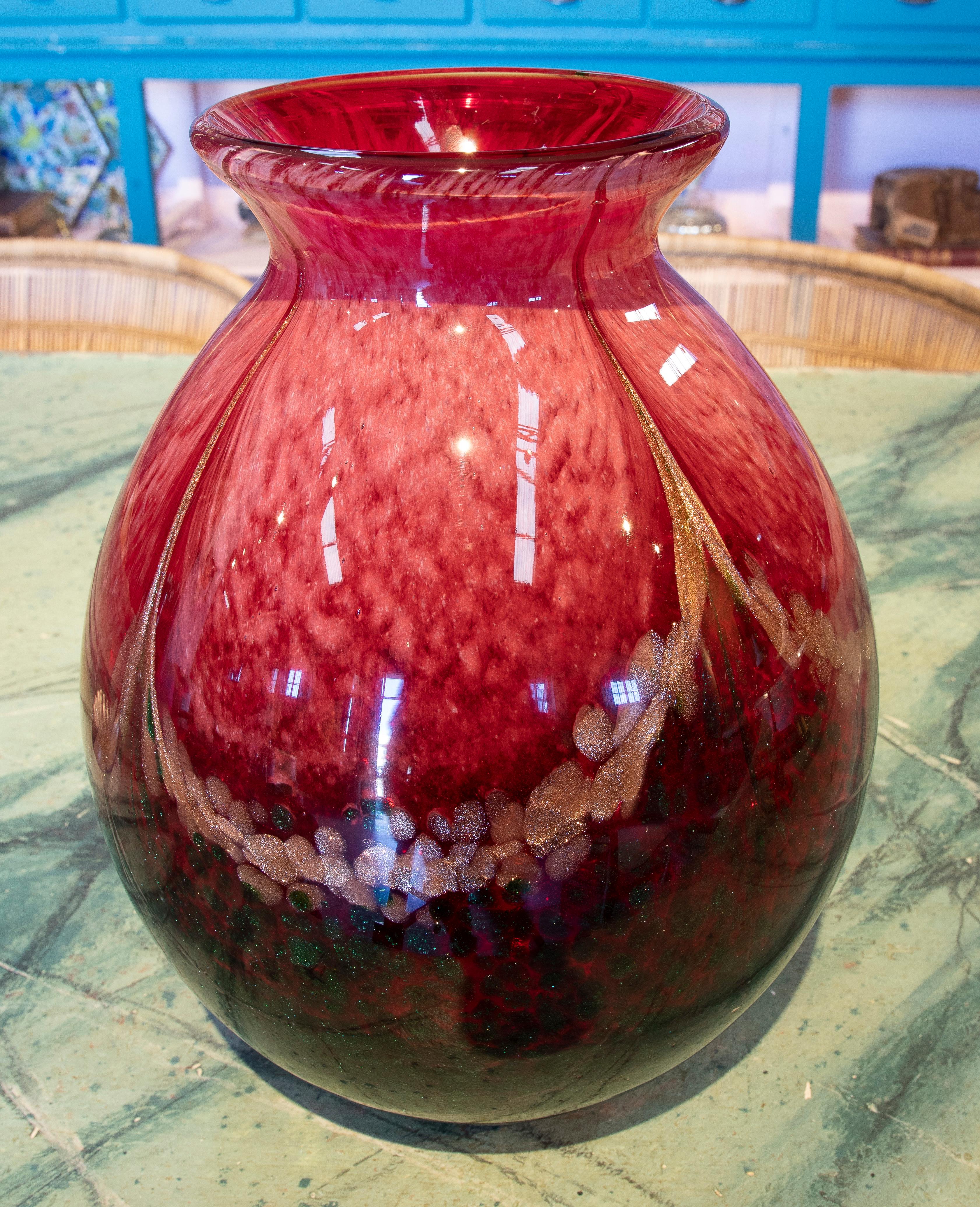 1970s Italian Venetian Murano Coloured Glass Vase Urn In Good Condition For Sale In Marbella, ES