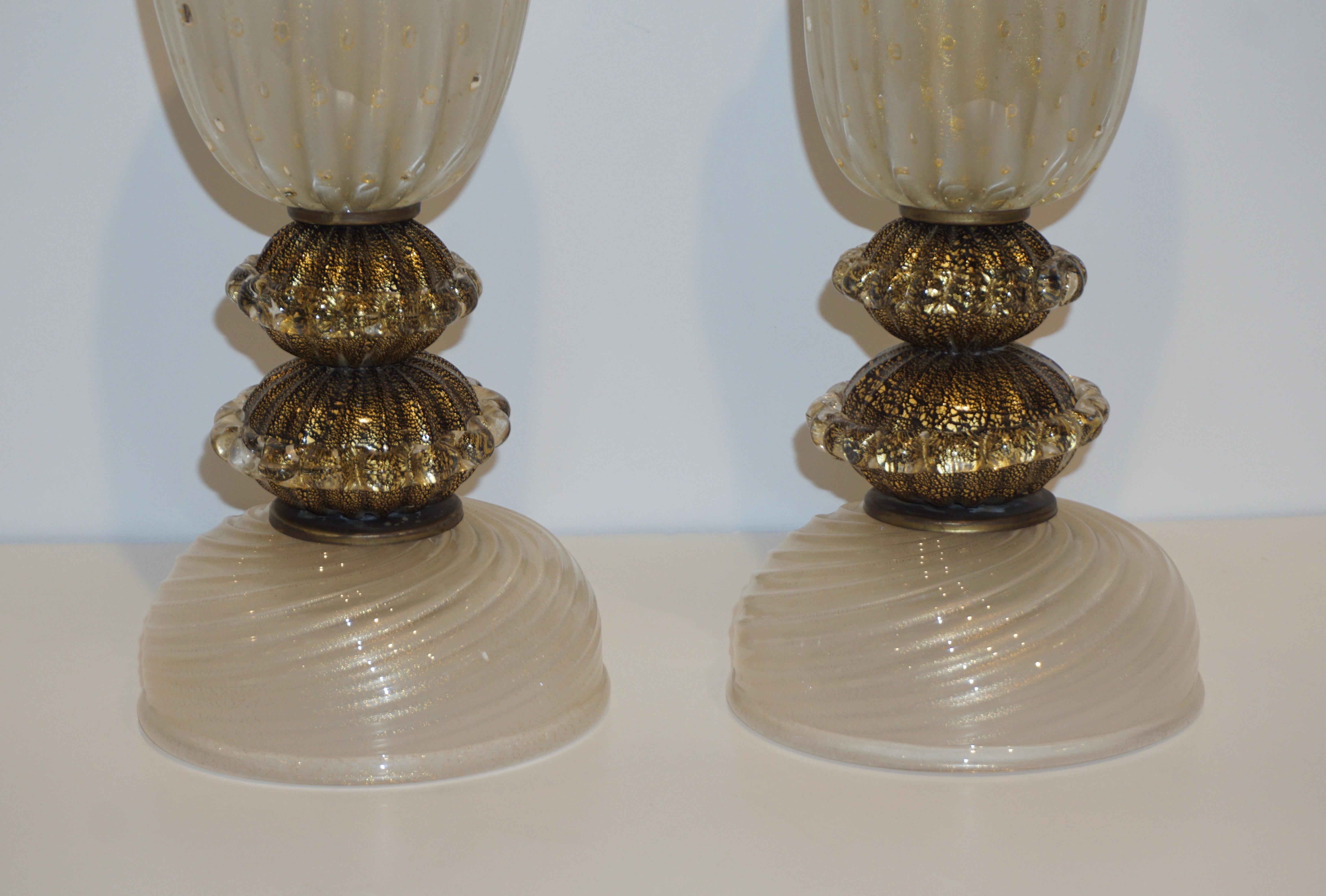 1970s Italian Vintage Barovier Toso Pair of White Black Gold Murano Glass Lamps 1