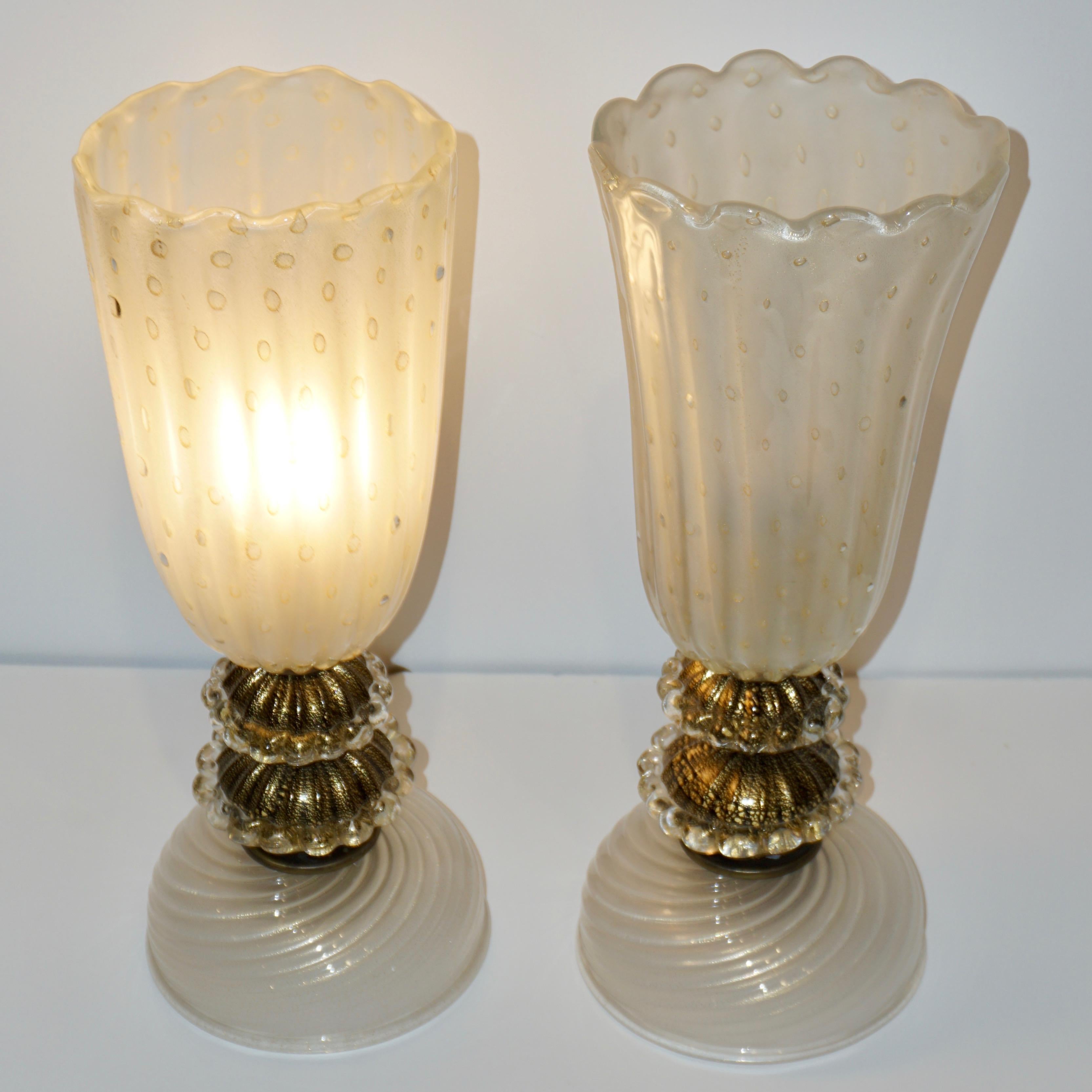 1970s Italian Vintage Barovier Toso Pair of White Black Gold Murano Glass Lamps 2