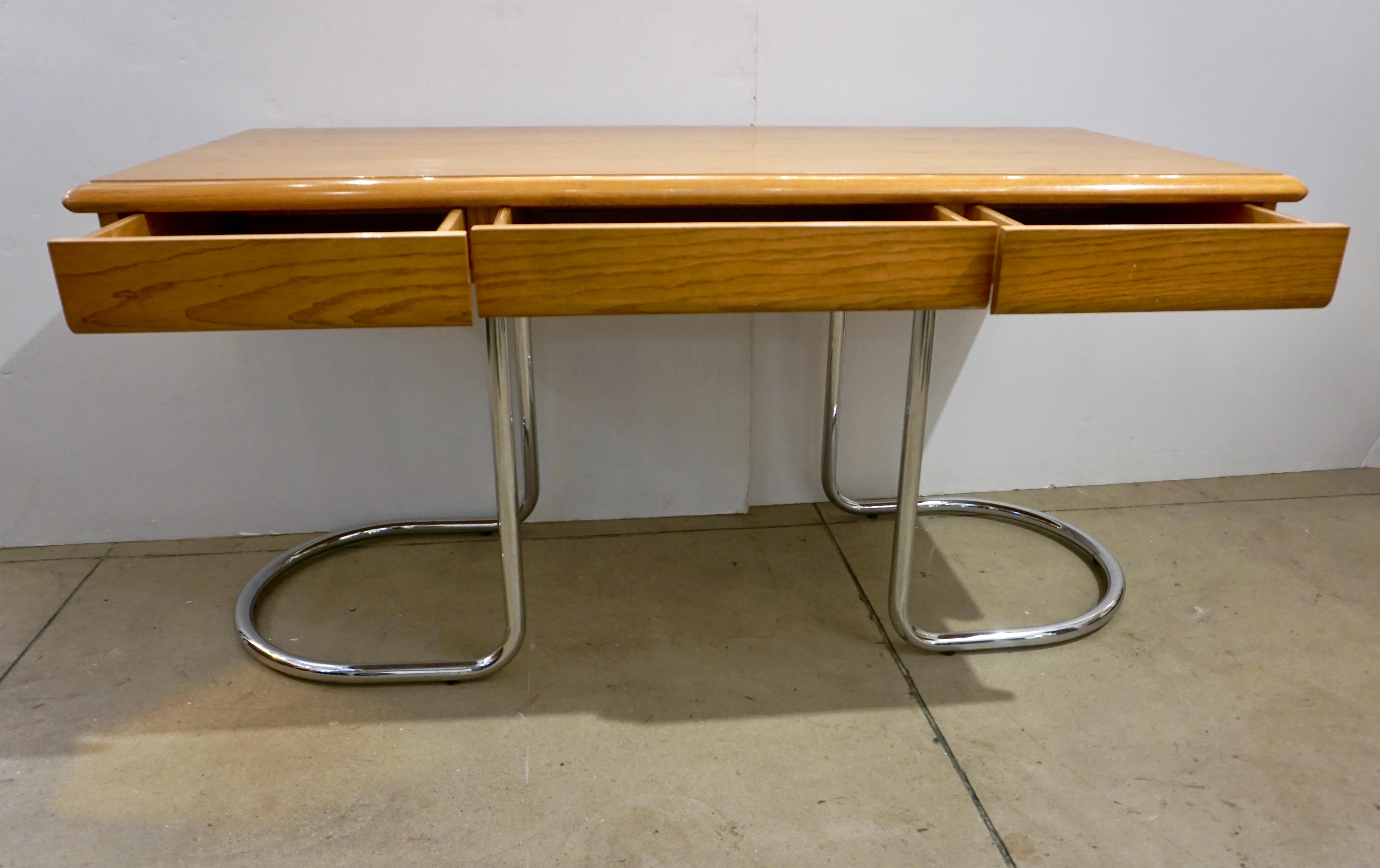 1970s Italian Vintage Curved Nickel Legs 3-Drawer Ash Tree Center Desk/Console For Sale 1