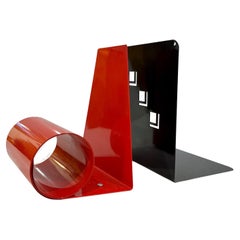 1970 Italian Vintage Red & Black Lacquered Metal Post-Modern Geometric Bookends (Serre-livres géométriques en métal laqué rouge et noir)