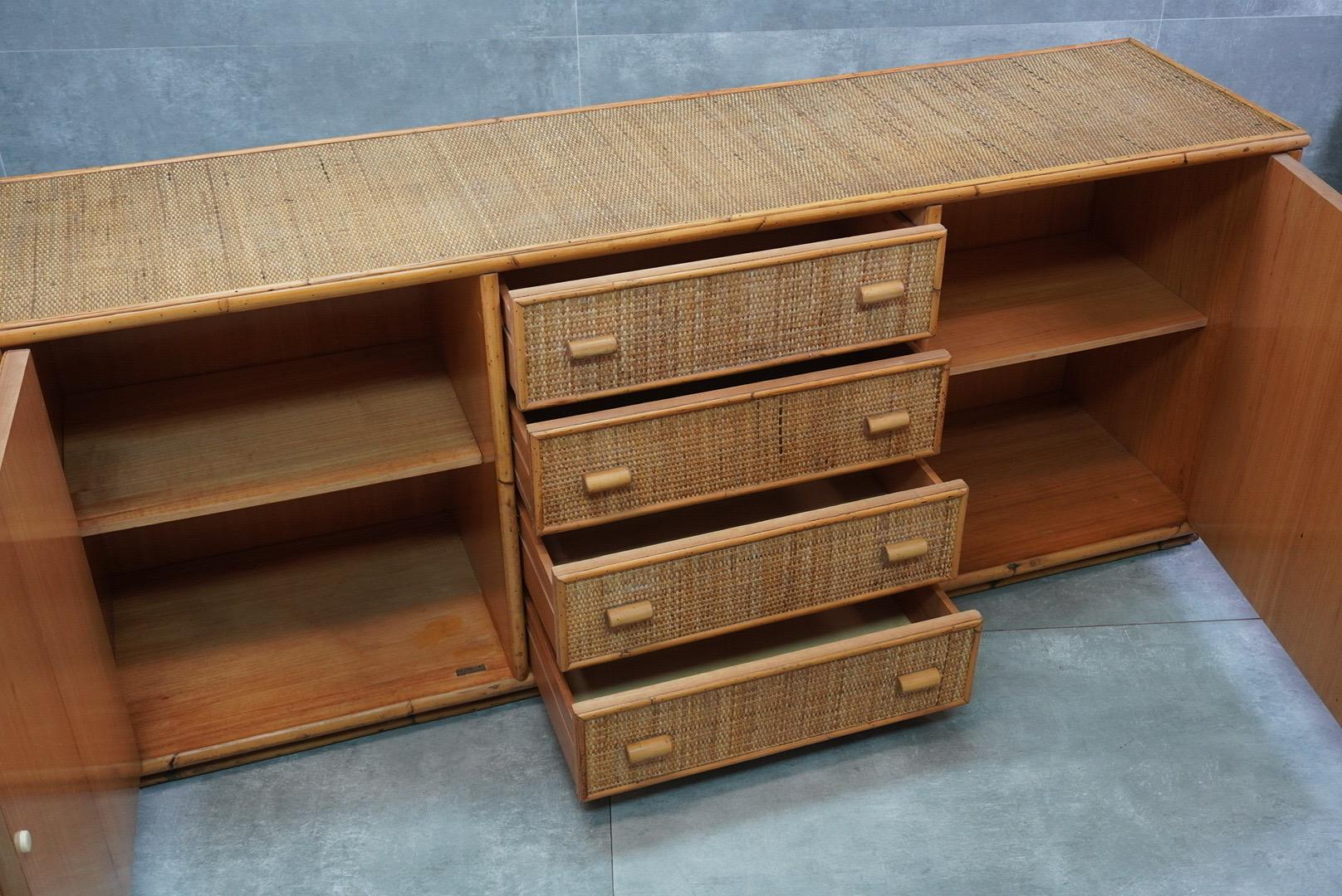 Fine XX secolo Credenza in vimini vintage italiana degli anni '70 in vendita