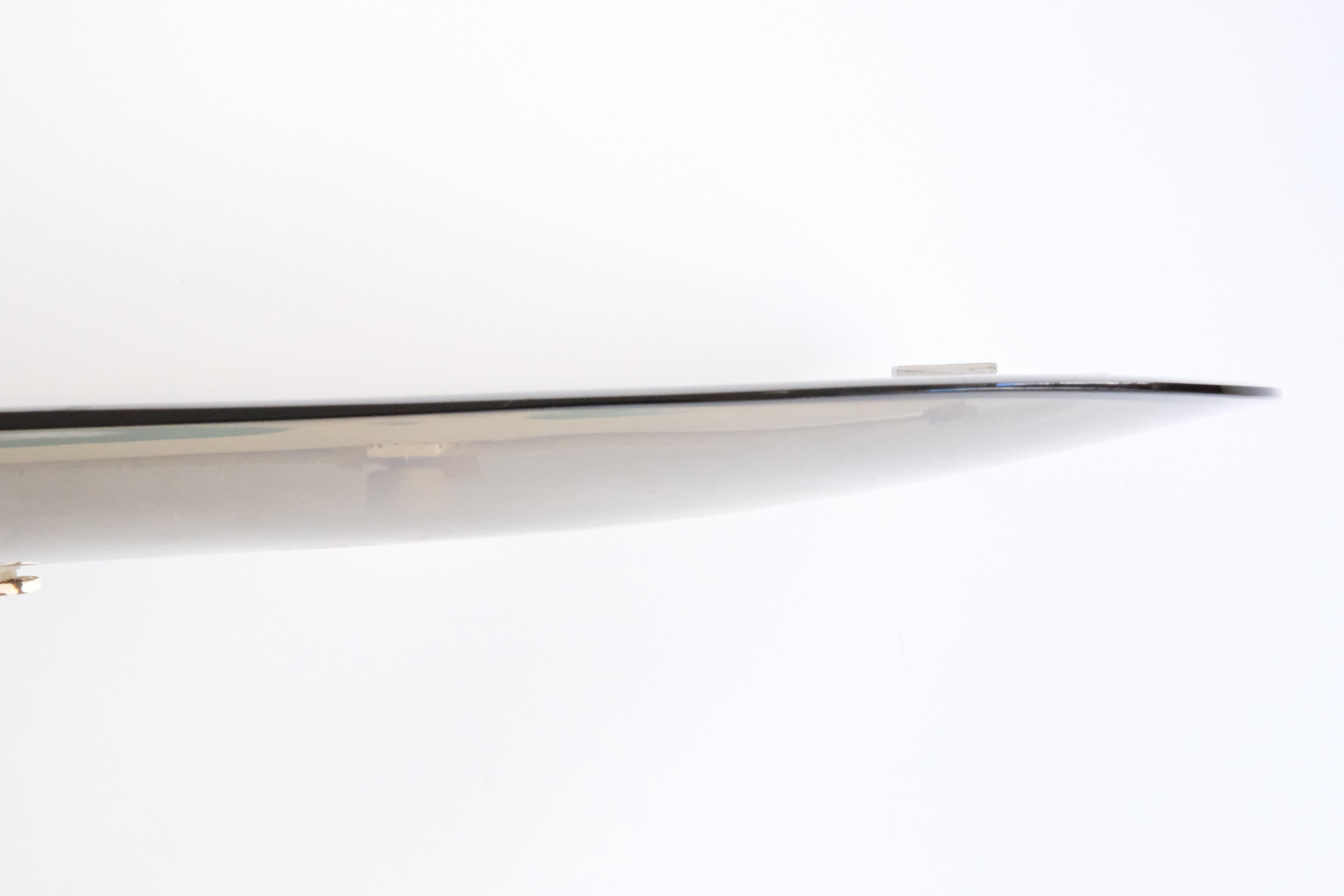 Espejo de pared italiano de los años 70 en cristal espejado y coloreado y detalles de metal cromado en venta 3