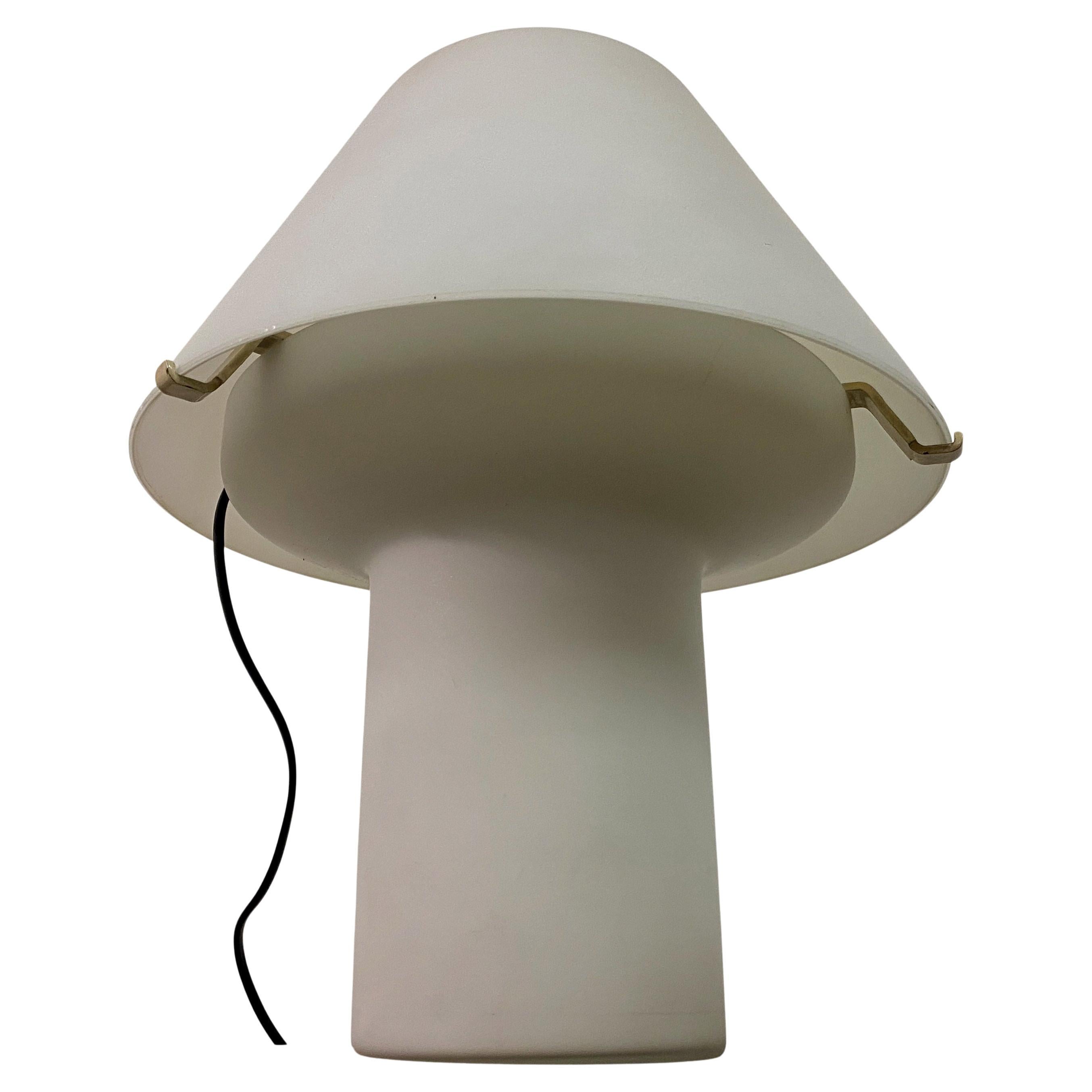 1970S Italienische Weißglas-Tischlampe im Angebot