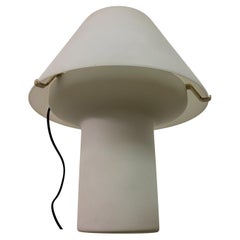 Lampe de table italienne en verre blanc des années 1970