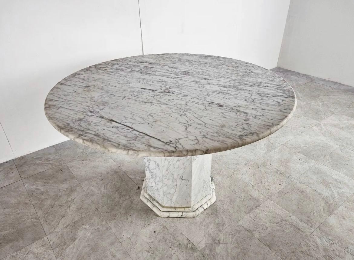 1970s Italian White Marble Circular Round Dining Table or Center Table In Good Condition In San Angelo, TX