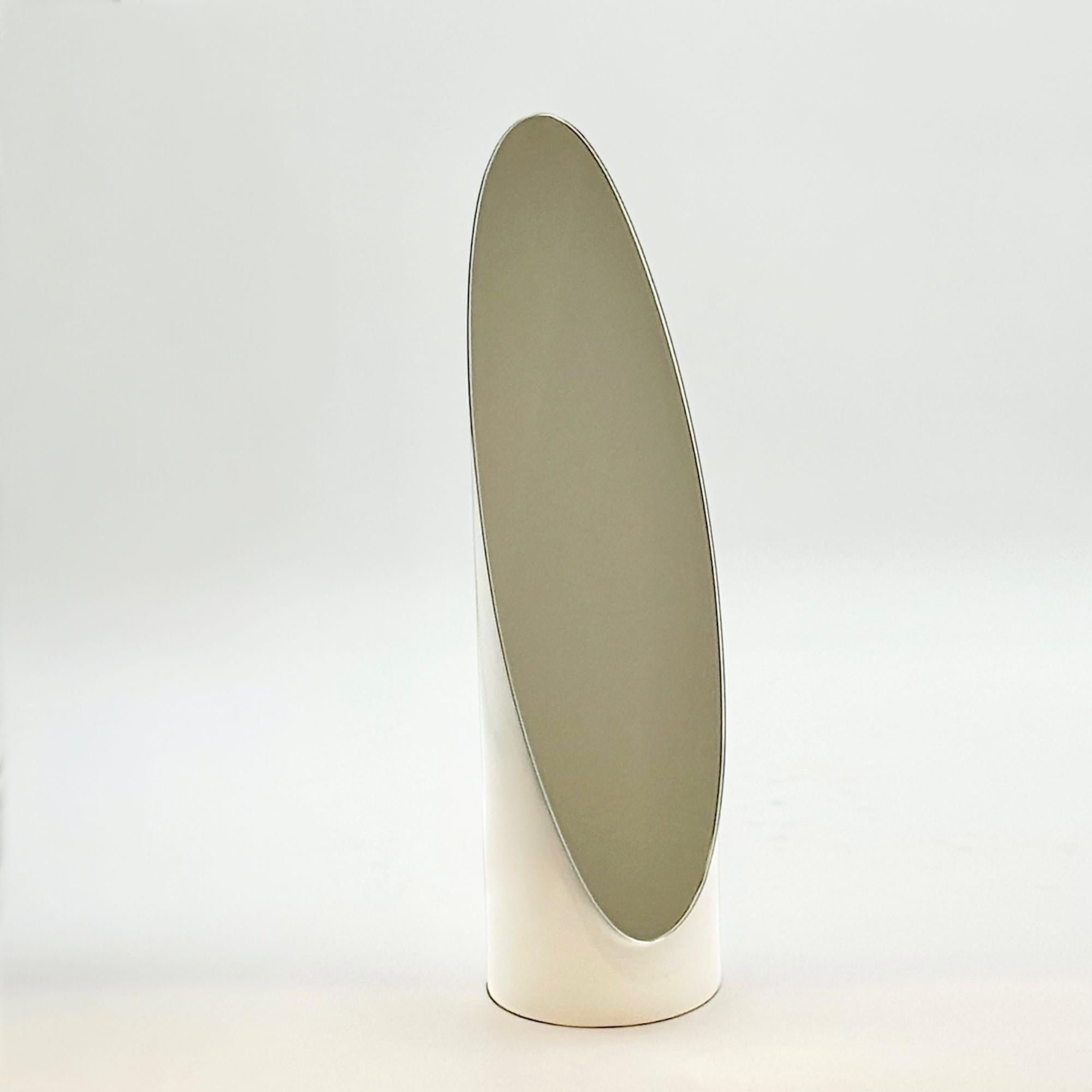 1970s Italian White Tabletop Lipstick Mirror in Sculptural Pop Plastic Design For Sale 4