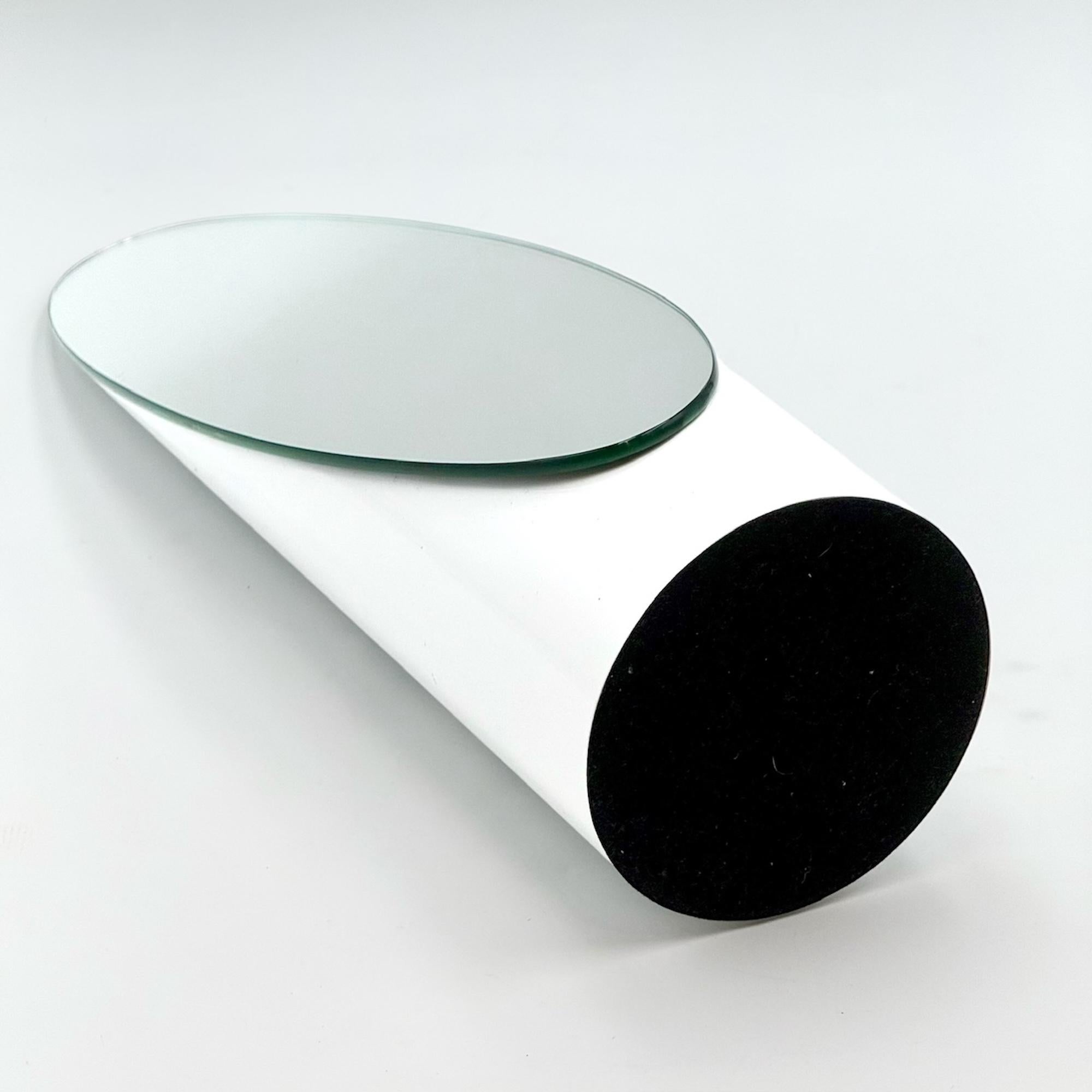 1970s Italian White Tabletop Lipstick Mirror in Sculptural Pop Plastic Design For Sale 1