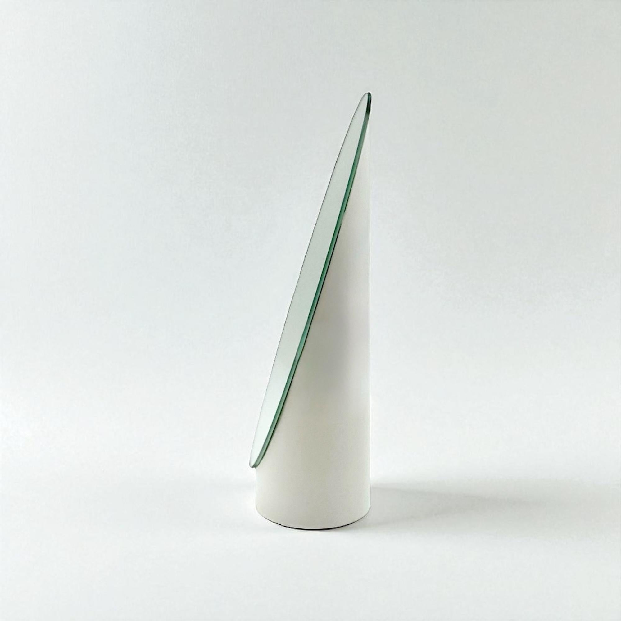 1970s Italian White Tabletop Lipstick Mirror in Sculptural Pop Plastic Design For Sale 2