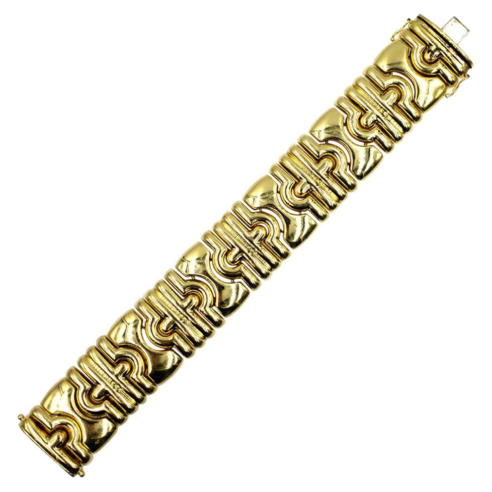 1970s Italian Wide Link 14 Karat Yellow Gold Bracelet