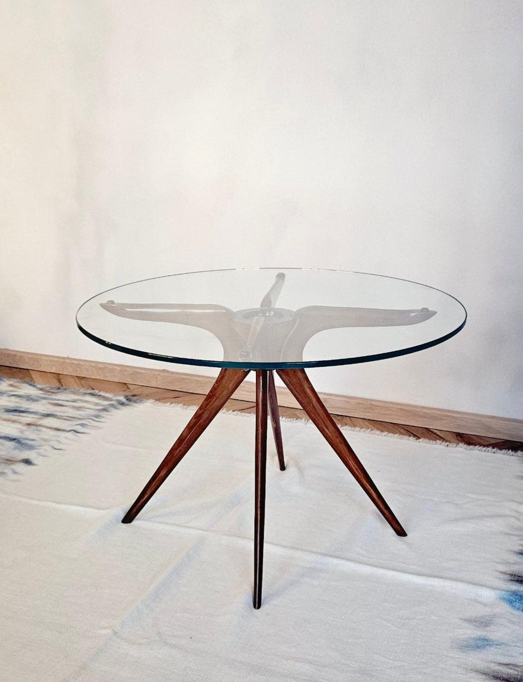 1970er Italienischer Beistelltisch aus Holz und Glas mit Spinne (Ende des 20. Jahrhunderts)