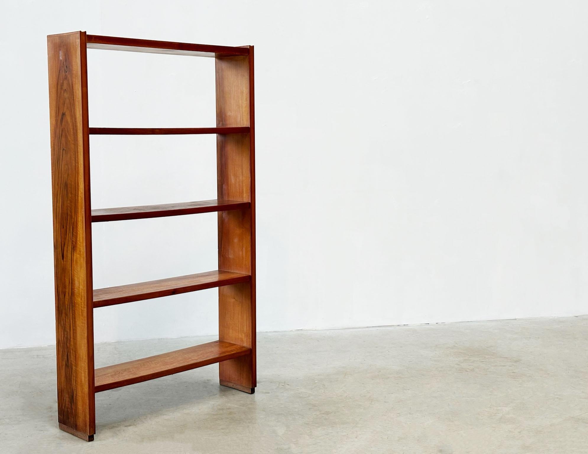 Libreria in legno italiana degli anni '70 in vendita 1