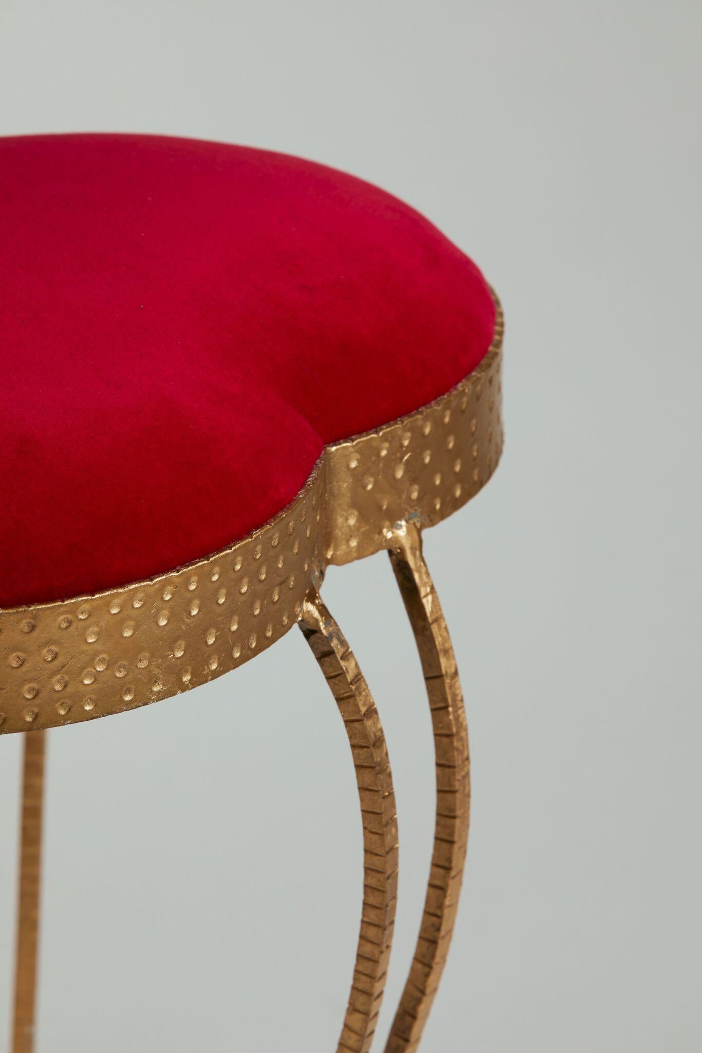 1970s Italy Pair of Gold Gilded Vanity Stools with Red Velvet Upholstery In Excellent Condition In Aspen, CO