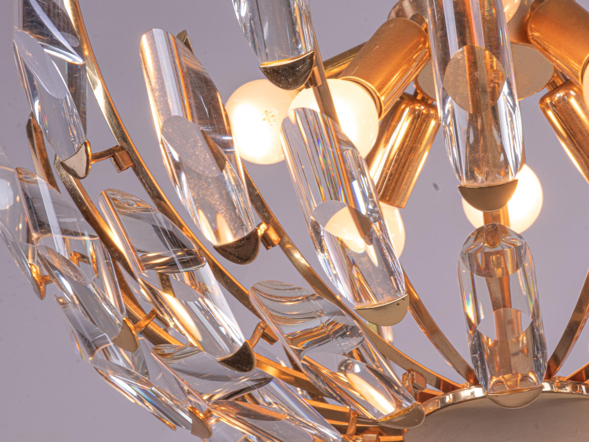 Mid-Century Modern 1970s Italy Stilkronen Chandelier Crystal Glass & Gilt Brass For Sale